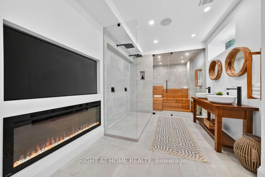 Photo 41 of 64 Ravina Crescent, Hamilton, Ancaster — HOMEH