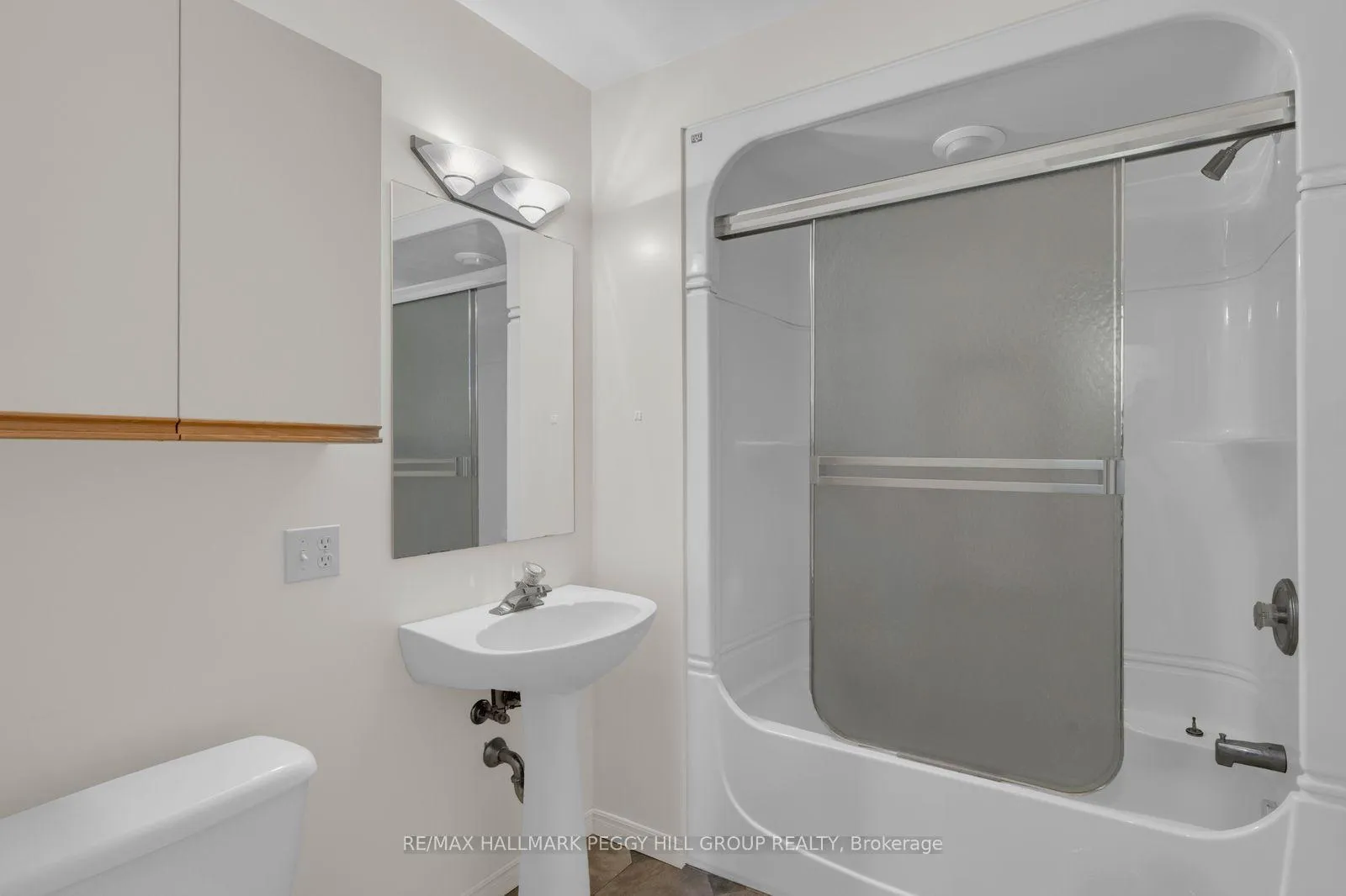 Photo 15 of 19 Murray Street, Barrie, Allandale Heights — HOMEH