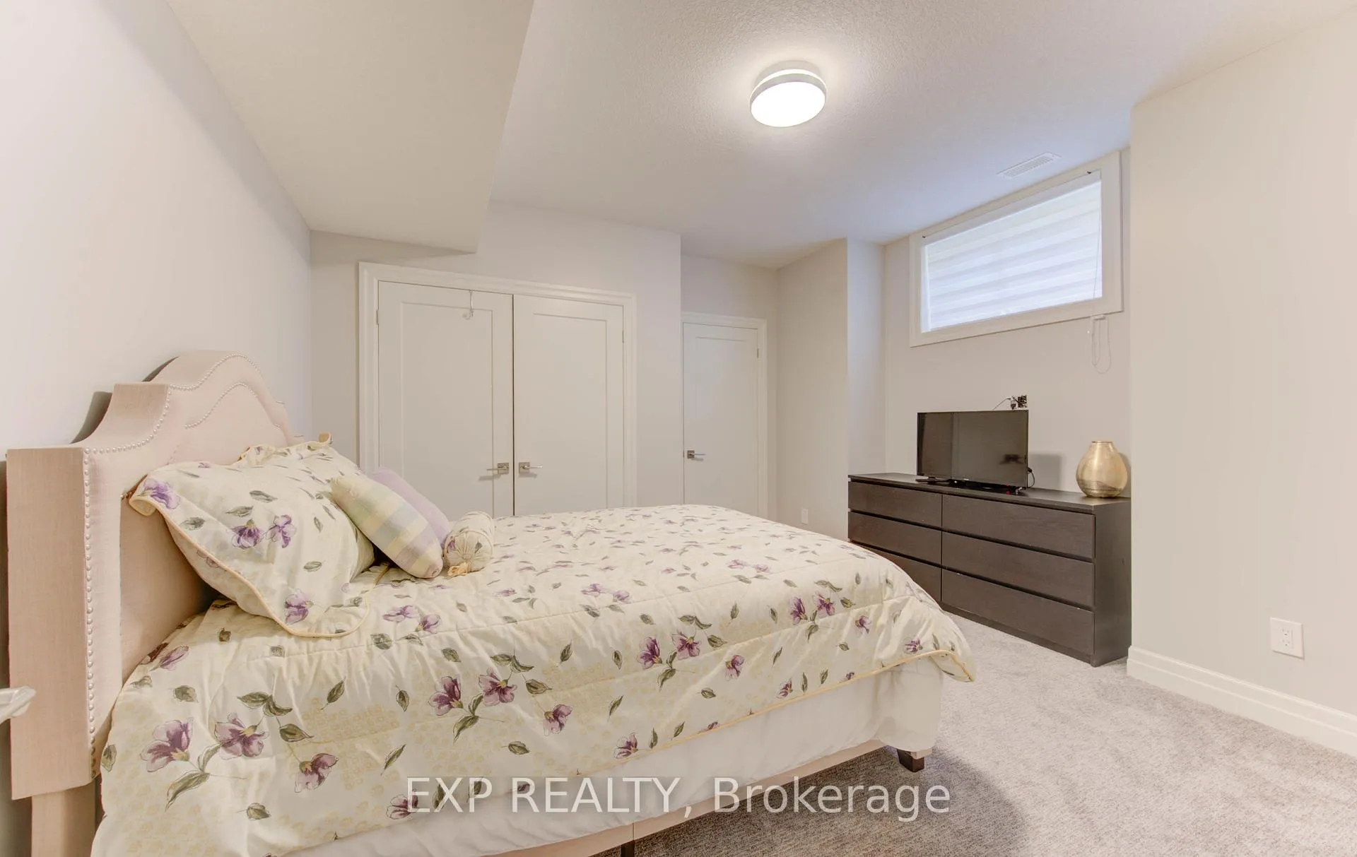 Photo 26 of 52 Edgehill Drive, Kitchener, Pioneer Tower West — HOMEH