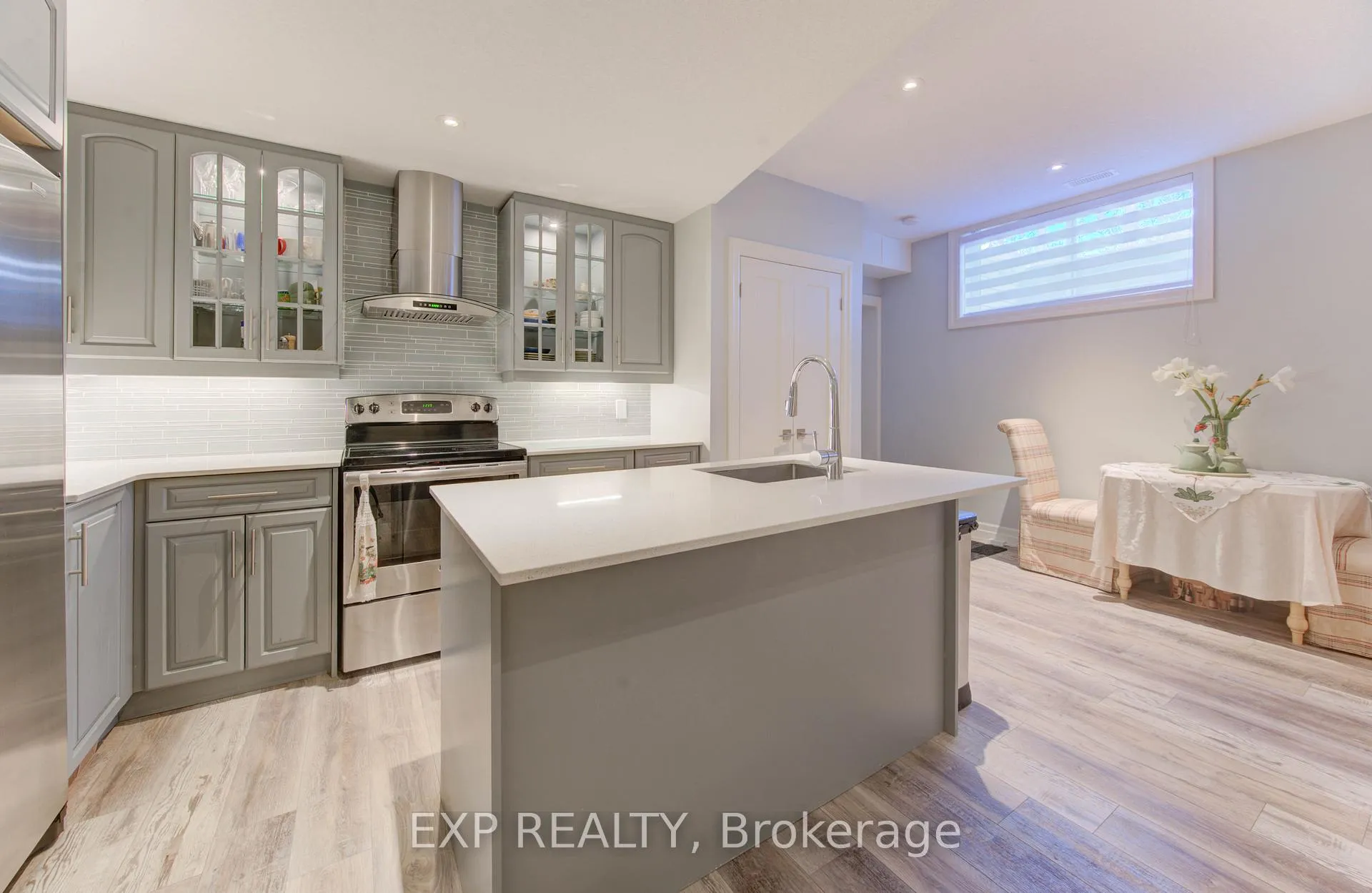 Photo 31 of 52 Edgehill Drive, Kitchener, Pioneer Tower West — HOMEH