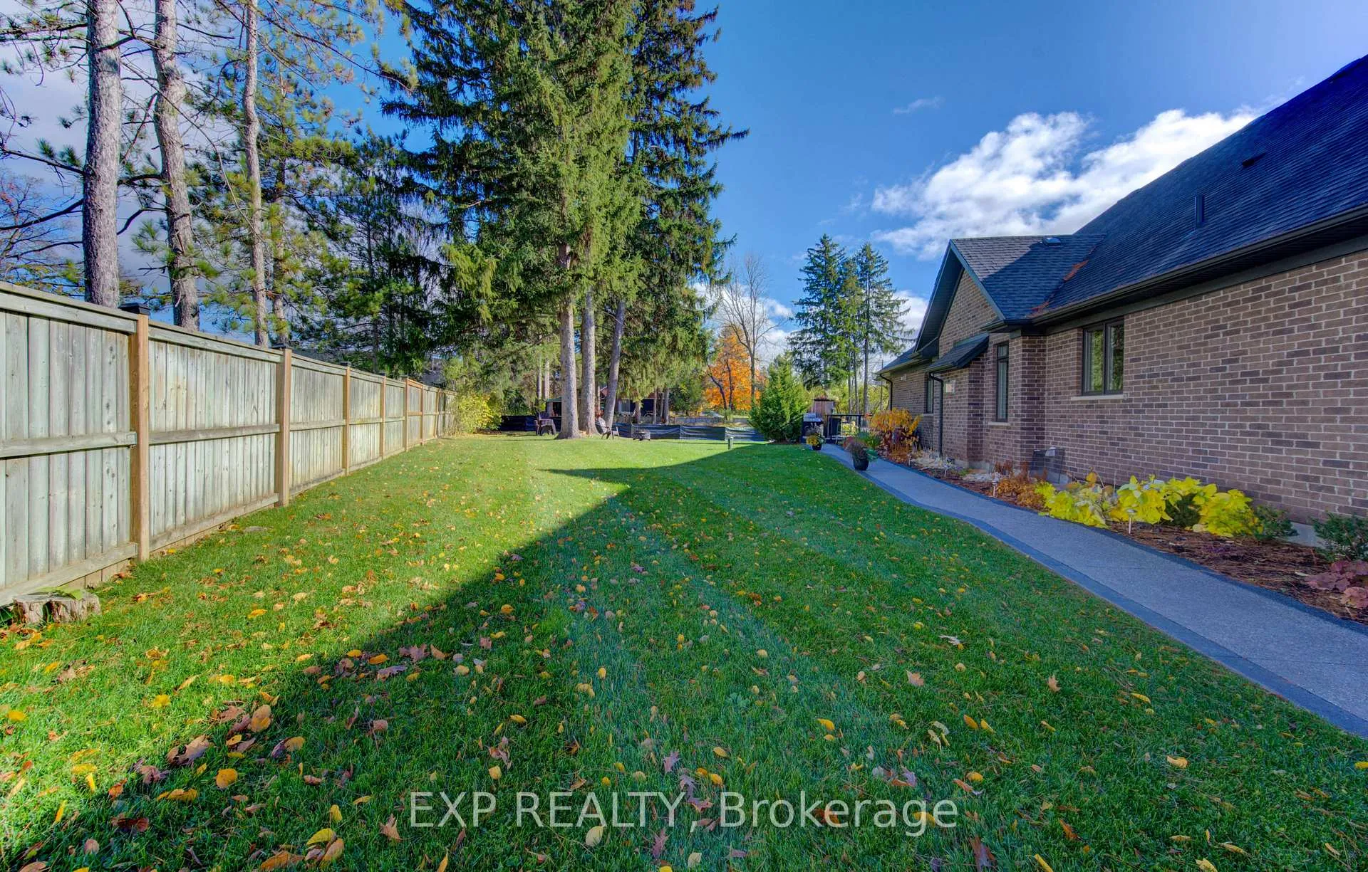 Photo 39 of 52 Edgehill Drive, Kitchener, Pioneer Tower West — HOMEH