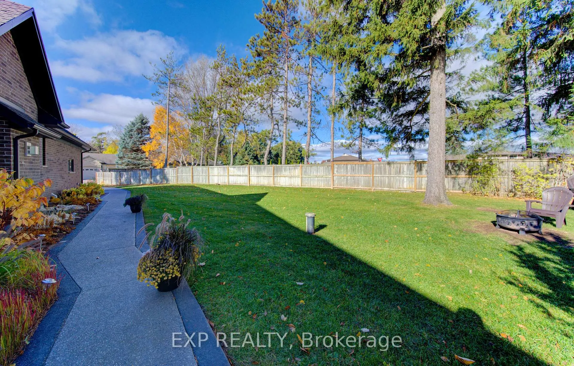 Photo 41 of 52 Edgehill Drive, Kitchener, Pioneer Tower West — HOMEH