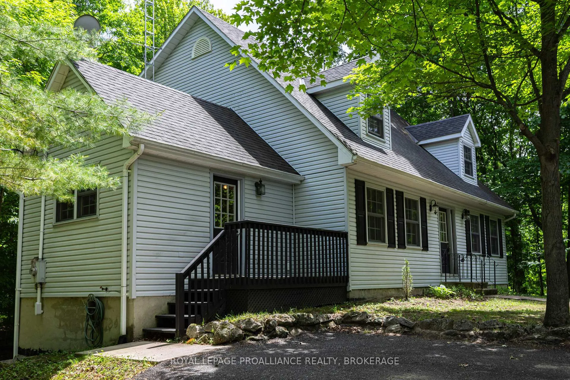 Photo 2 of 1403 Norway Road, Frontenac, Frontenac South — HOMEH
