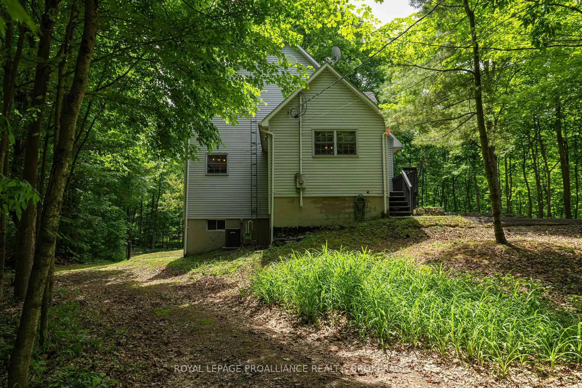Photo 9 of 1403 Norway Road, Frontenac, Frontenac South — HOMEH