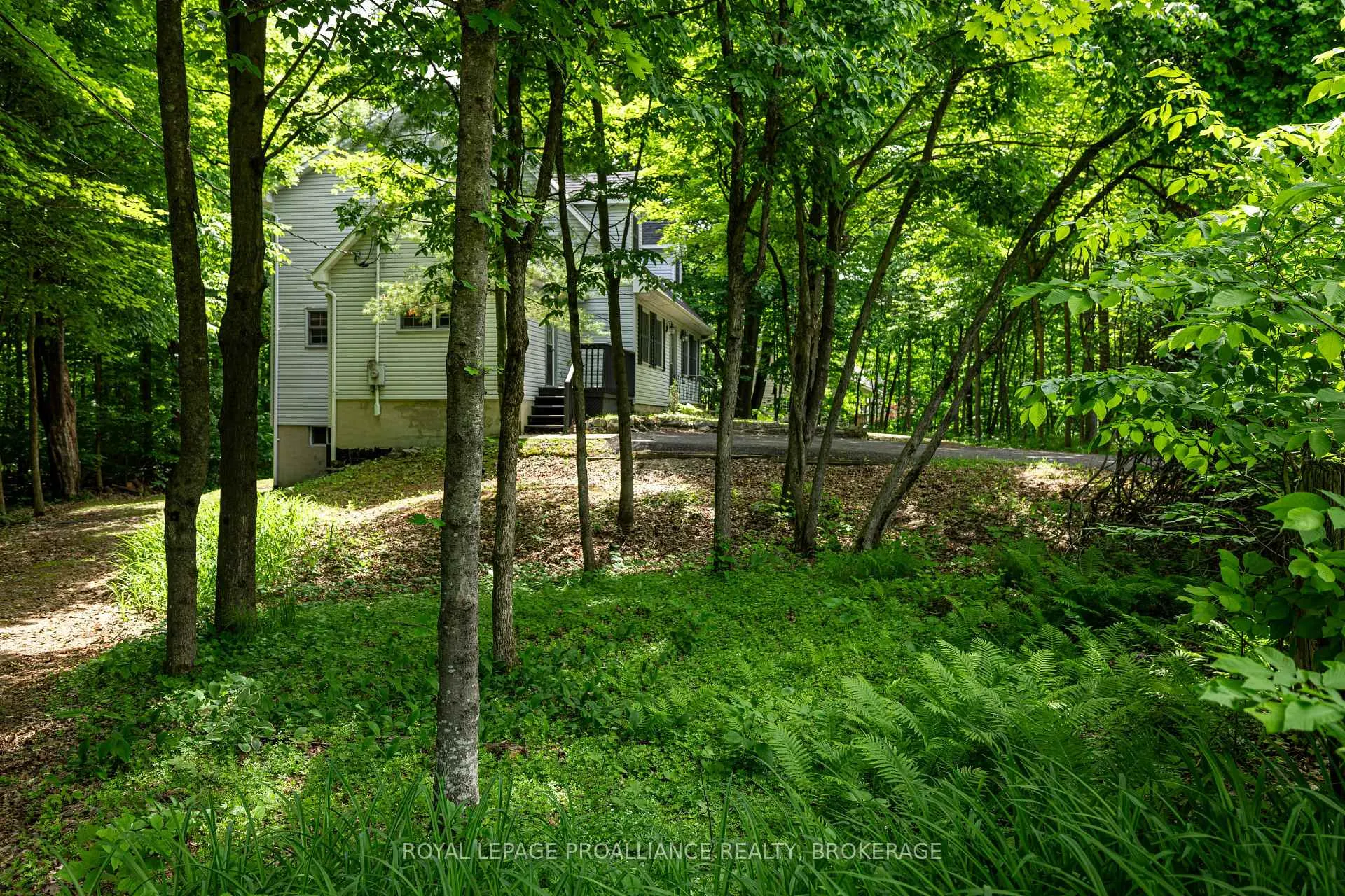 Photo 10 of 1403 Norway Road, Frontenac, Frontenac South — HOMEH