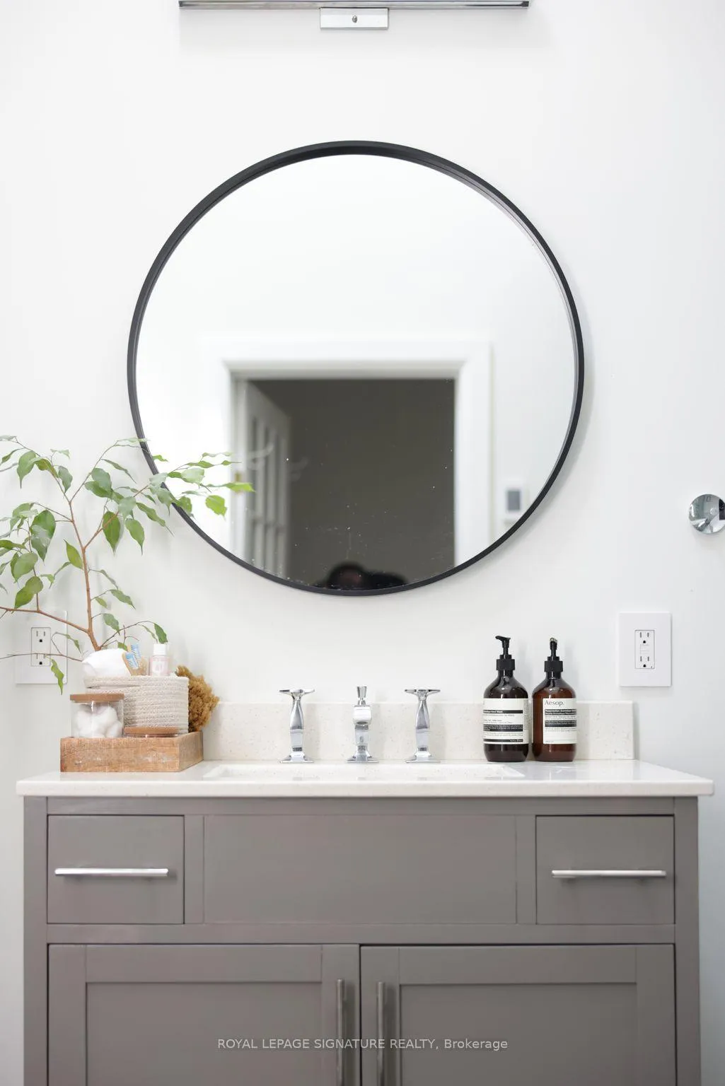 Photo 23 of 105 De Grassi Street, Toronto, South Riverdale — HOMEH