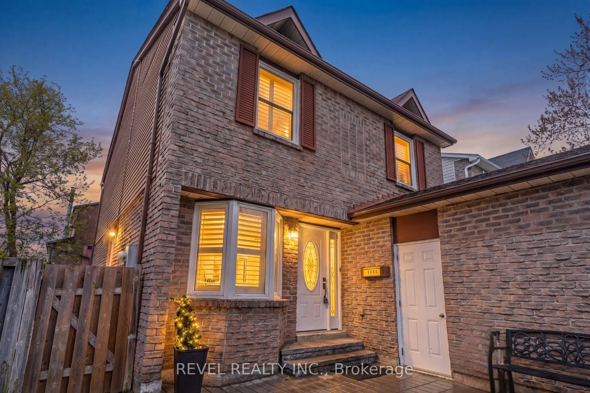 Photo 2 of 1518 Woodruff Crescent, Pickering, Amberlea — HOMEH