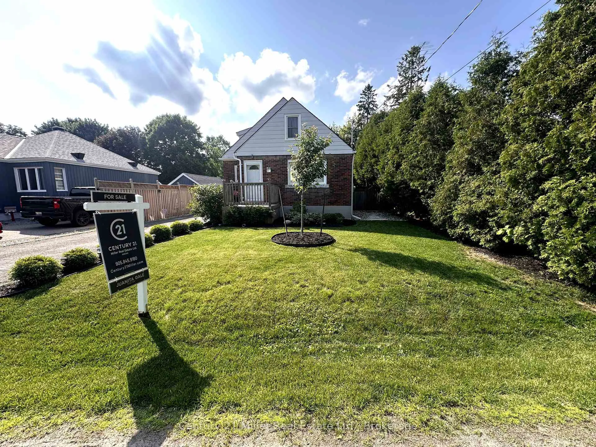 Photo 2 of 281 Peel Street, Halton Hills, Acton — HOMEH