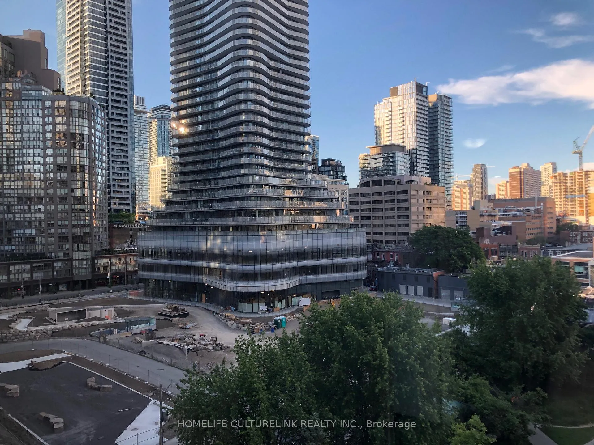 Photo 8 of Unit 801, 889 Bay Street, Toronto, Bay Street Corridor — HOMEH