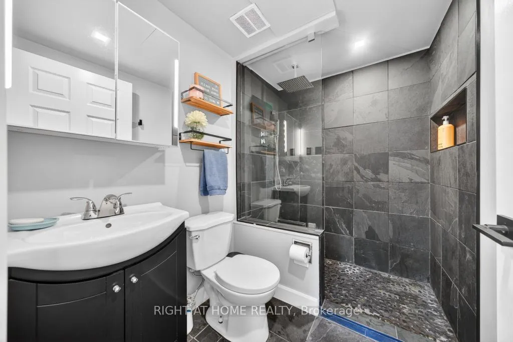 Photo 29 of 118 West 33rd Street, Hamilton, Westcliffe — HOMEH