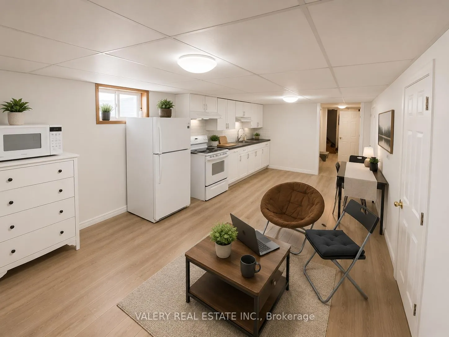 Photo 2 of Unit 2, 374 Edmonton Street E, London, East H — HOMEH