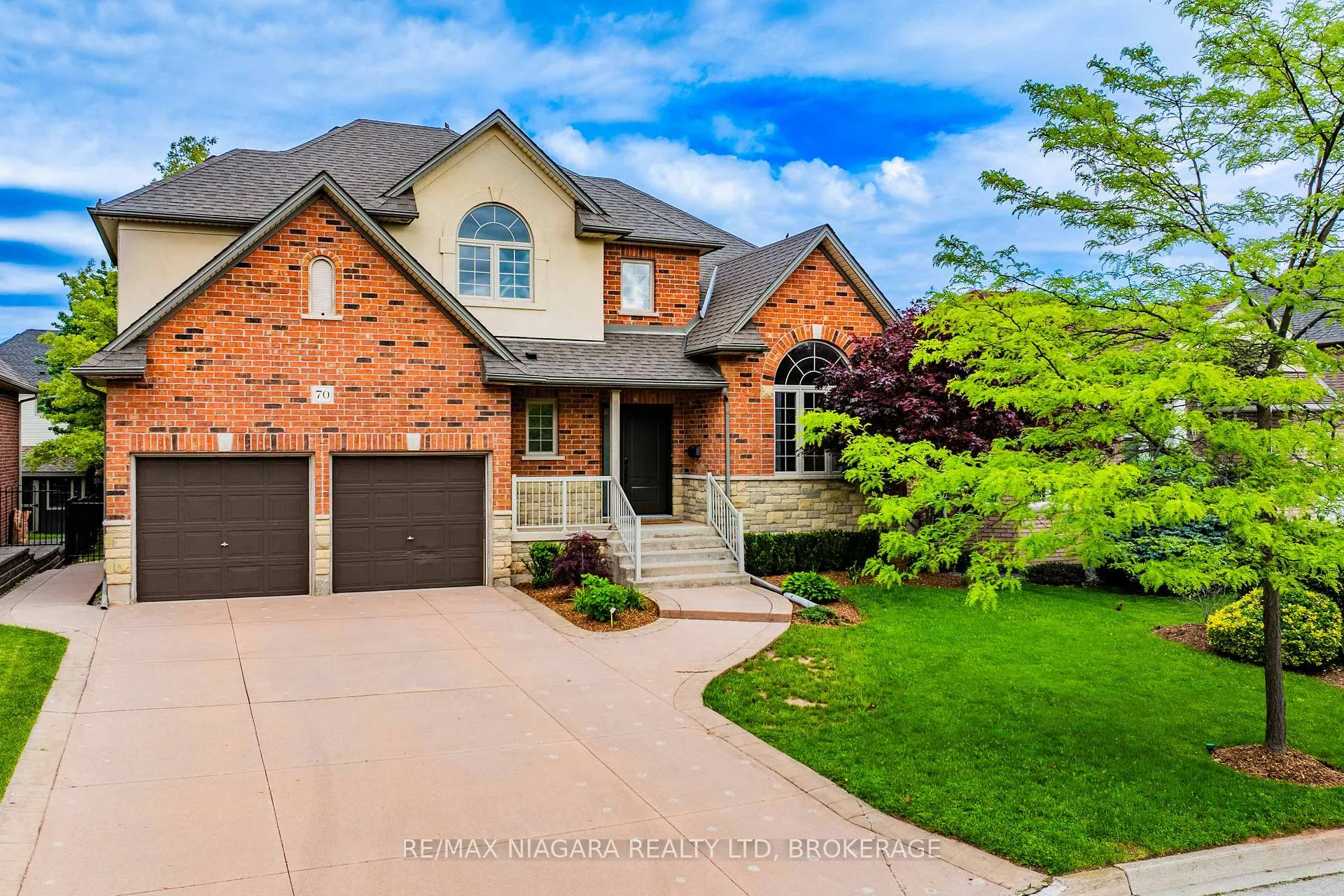 Photo 2 of 70 Terrace Drive, Grimsby, Grimsby East — HOMEH