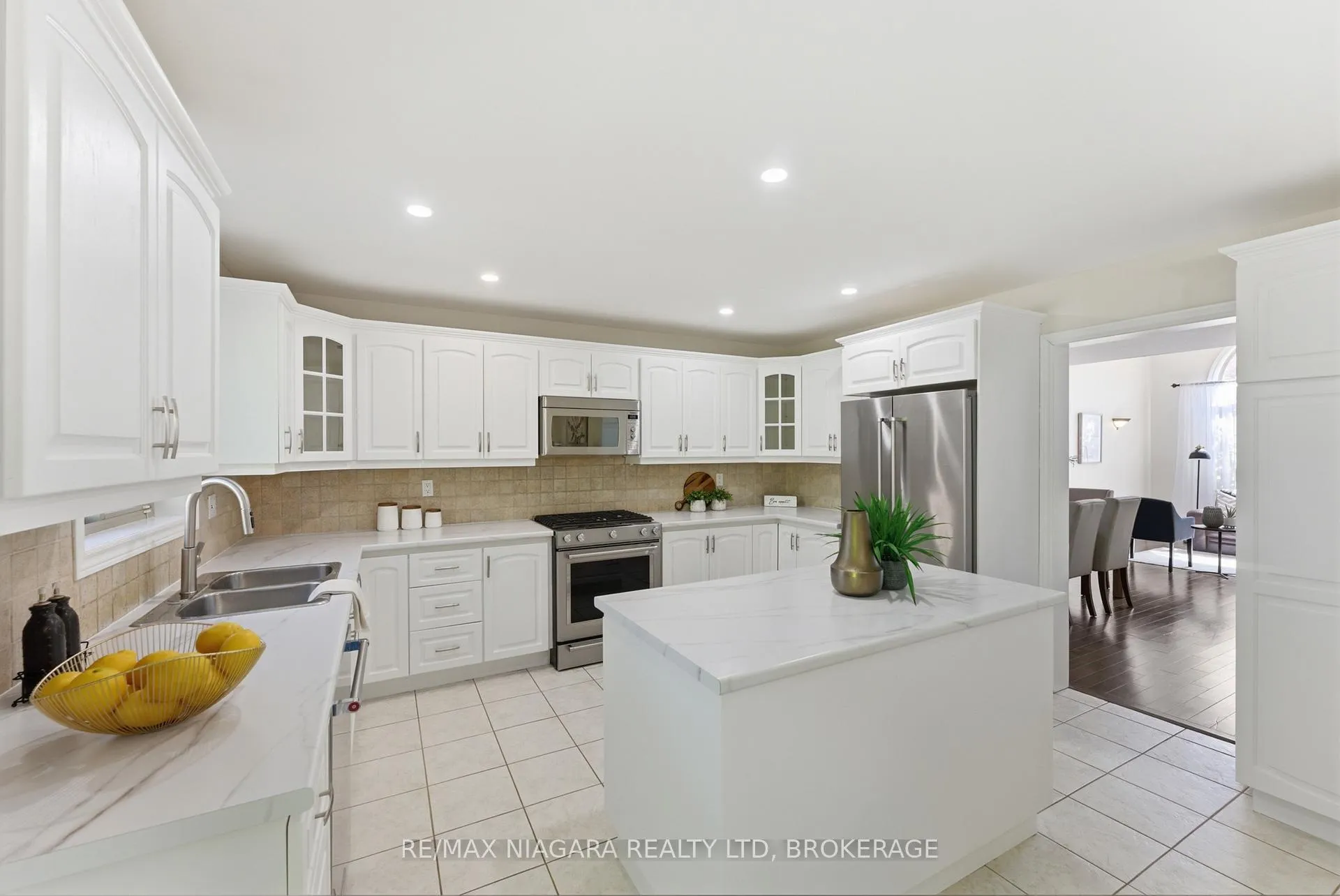 Photo 10 of 70 Terrace Drive, Grimsby, Grimsby East — HOMEH