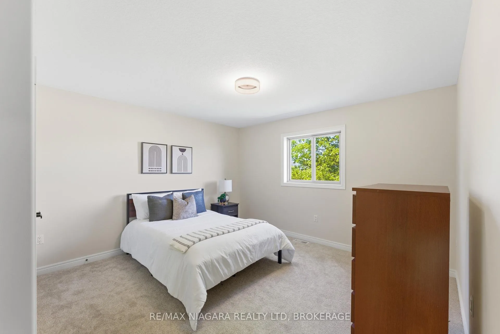 Photo 17 of 70 Terrace Drive, Grimsby, Grimsby East — HOMEH