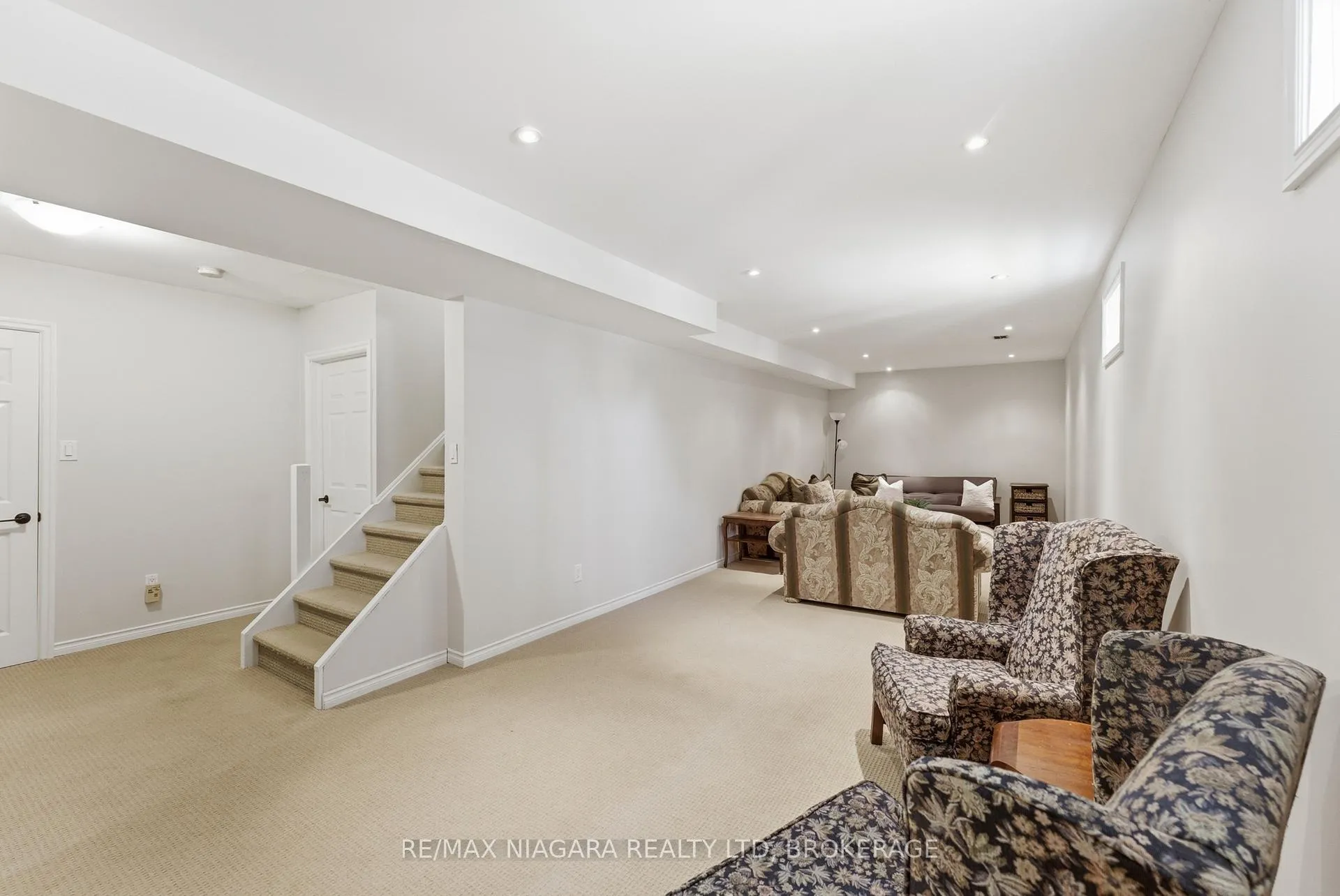 Photo 27 of 70 Terrace Drive, Grimsby, Grimsby East — HOMEH