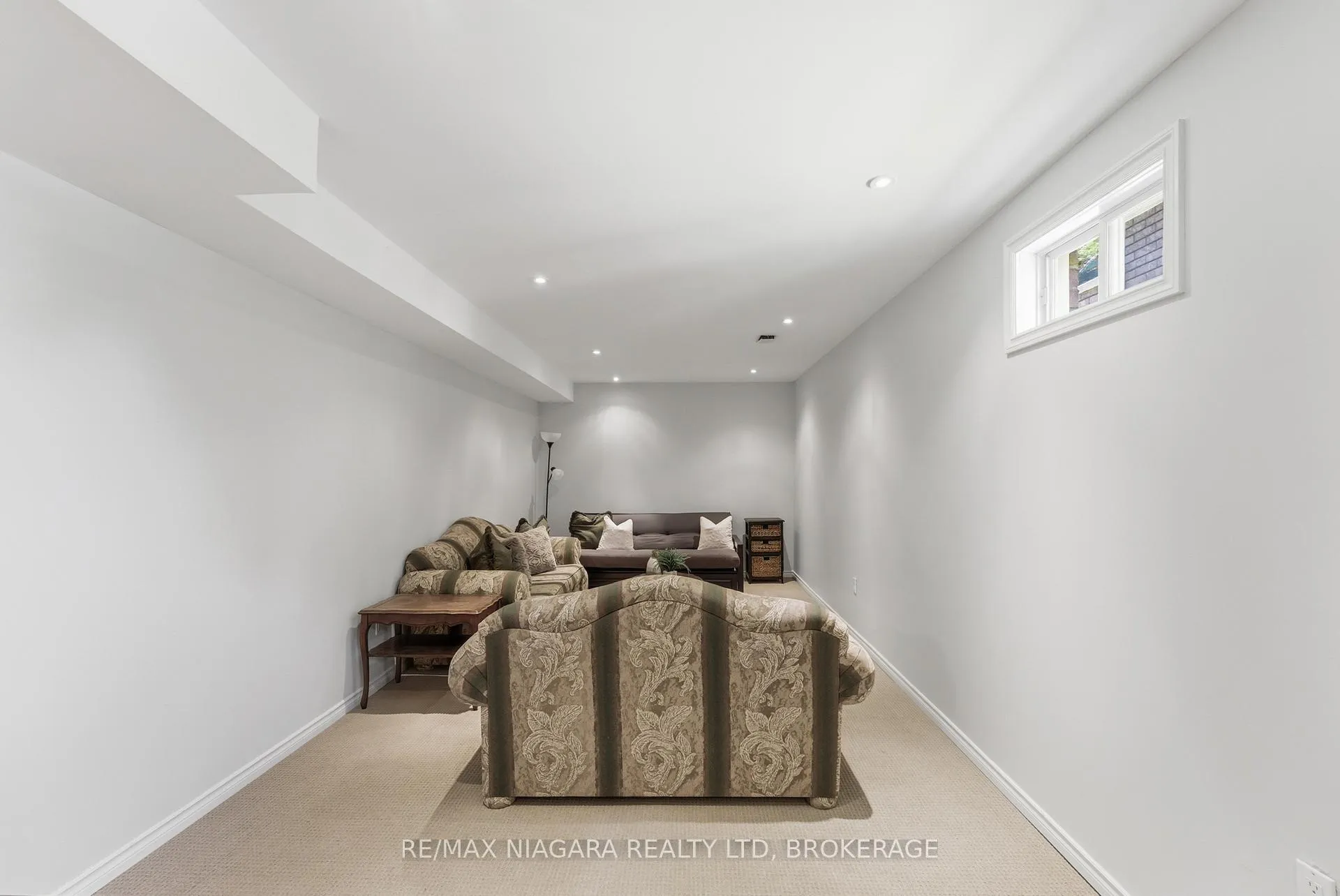 Photo 28 of 70 Terrace Drive, Grimsby, Grimsby East — HOMEH