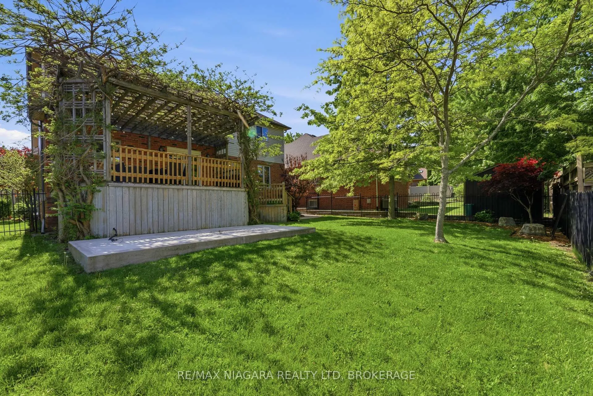 Photo 35 of 70 Terrace Drive, Grimsby, Grimsby East — HOMEH