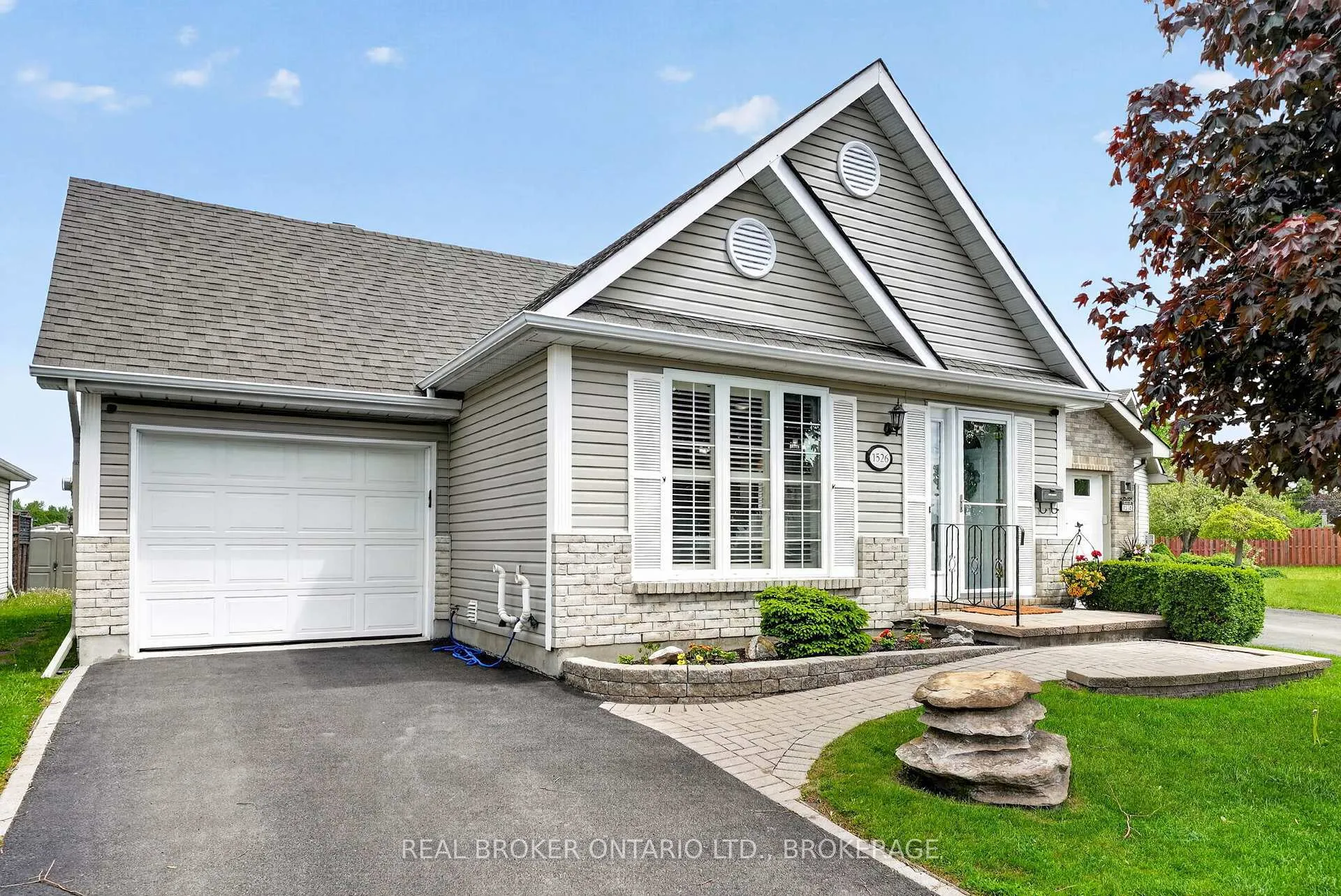 Photo 1 of 1526 Frank Court, Cornwall — HOMEH