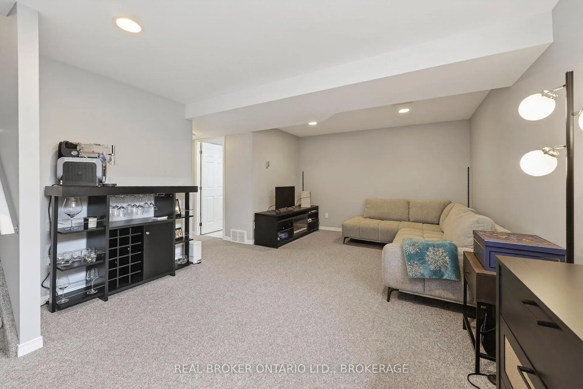 Photo 24 of 1526 Frank Court, Cornwall — HOMEH