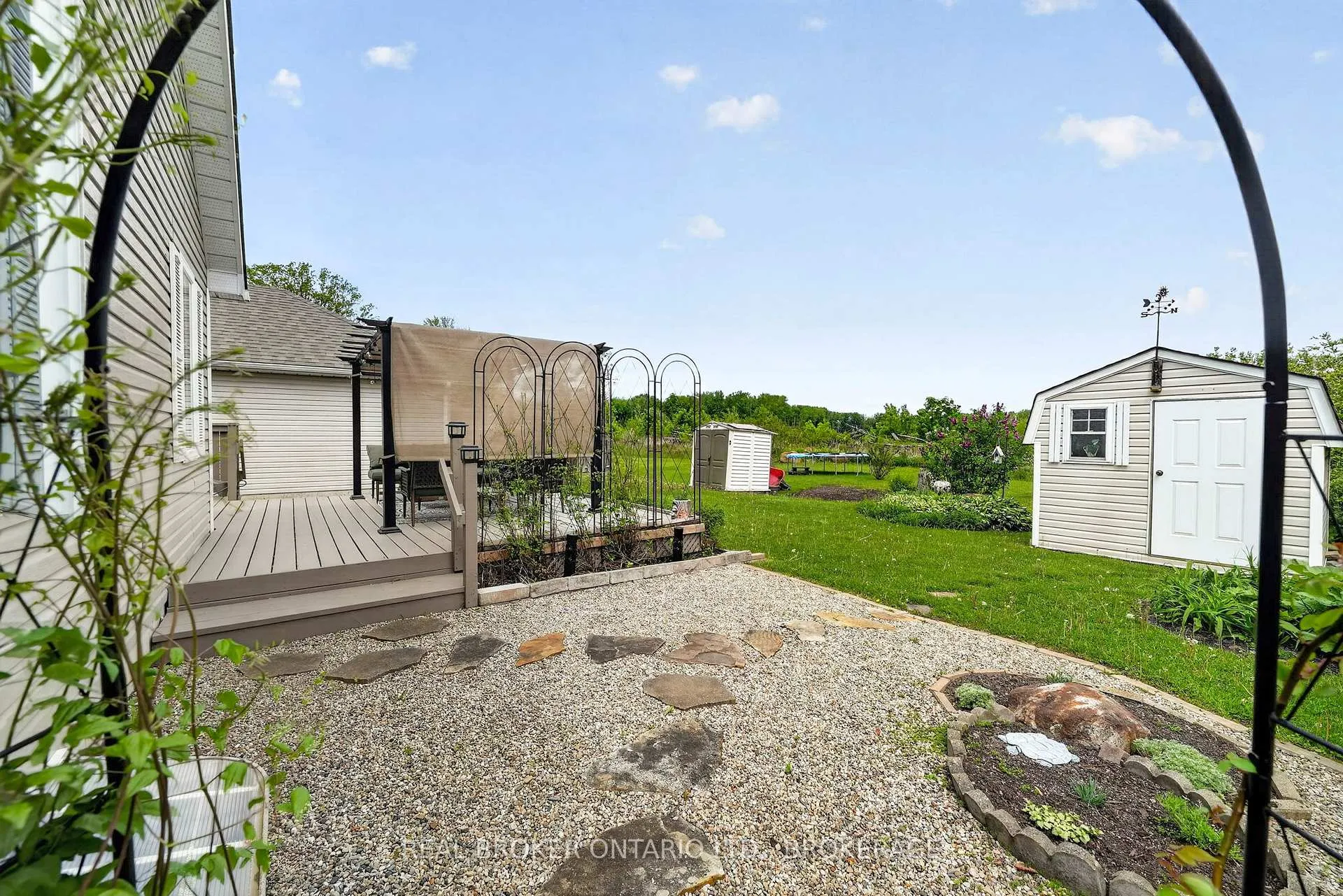 Photo 30 of 1526 Frank Court, Cornwall — HOMEH