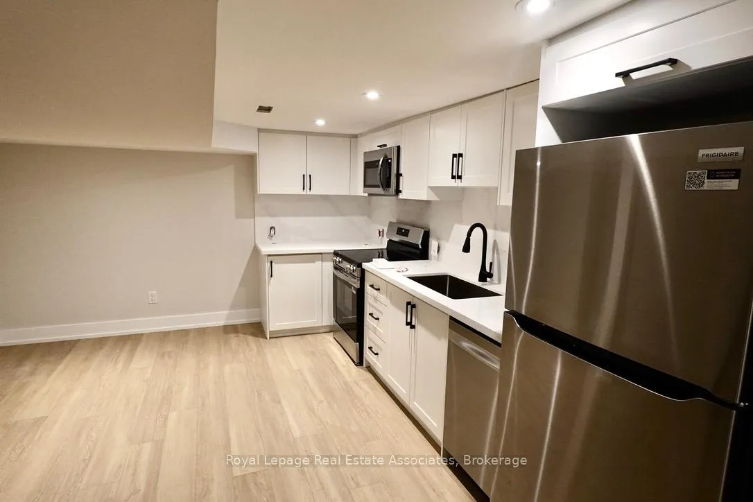 Front of Unit Unit 5, 246 Marlborough Street