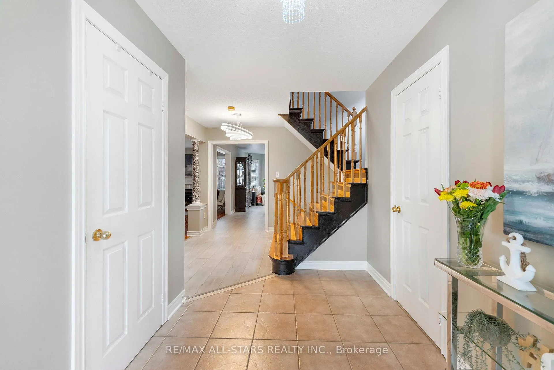 Photo 7 of 18 Reddenhurst Crescent, Georgina, Keswick South — HOMEH