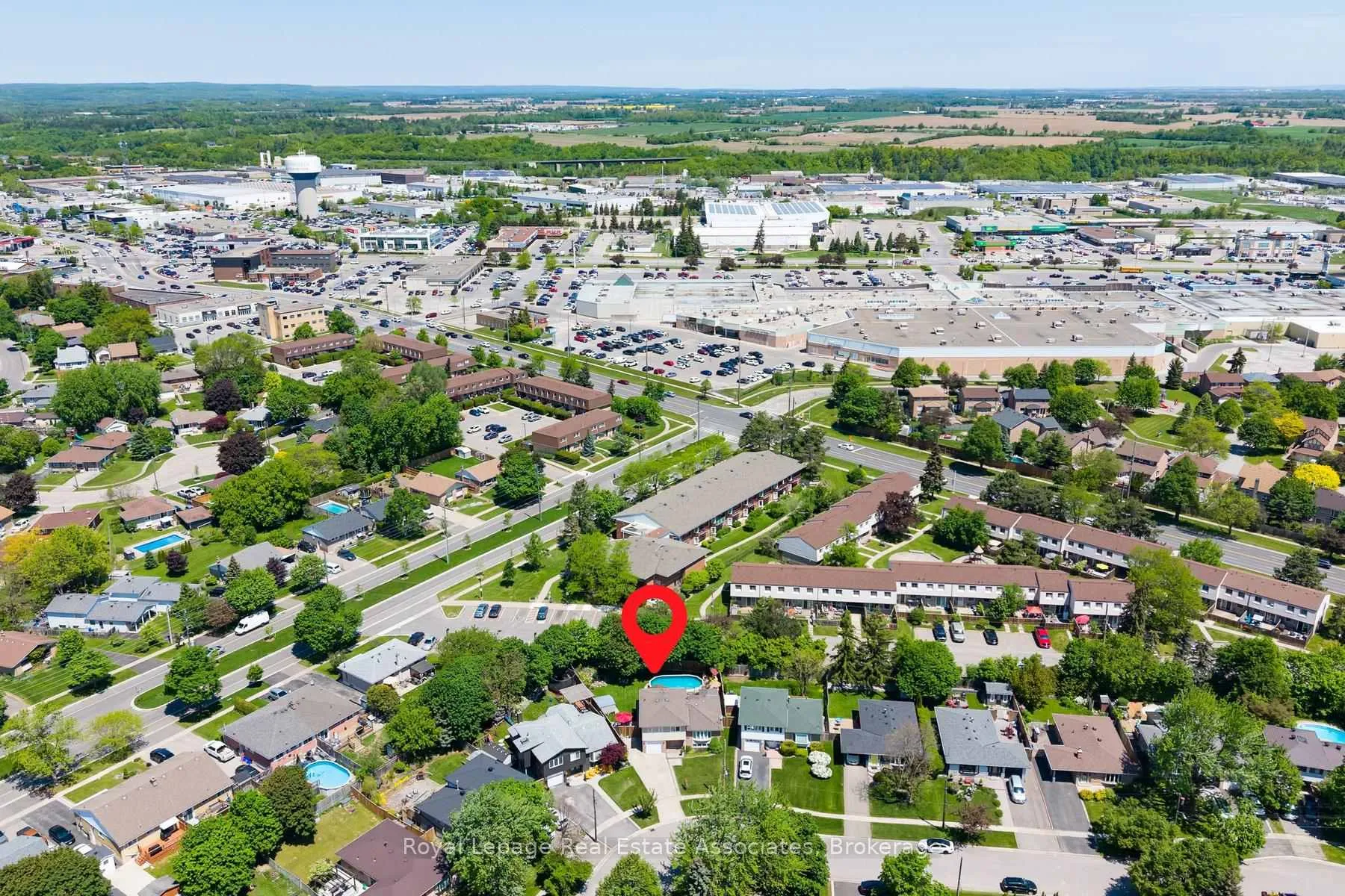 Photo 4 of 26 Marilyn Crescent, Halton Hills, Georgetown — HOMEH