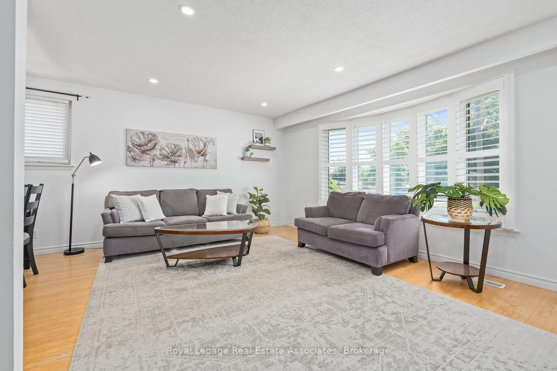 Photo 10 of 26 Marilyn Crescent, Halton Hills, Georgetown — HOMEH