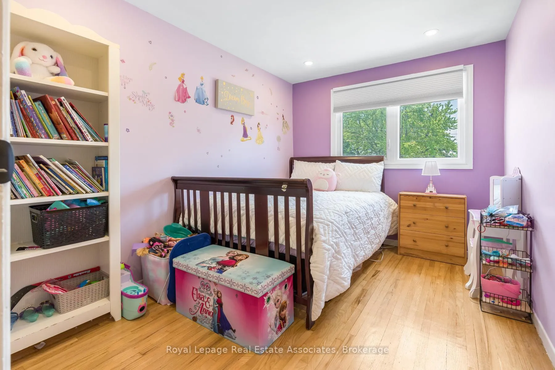 Photo 24 of 26 Marilyn Crescent, Halton Hills, Georgetown — HOMEH
