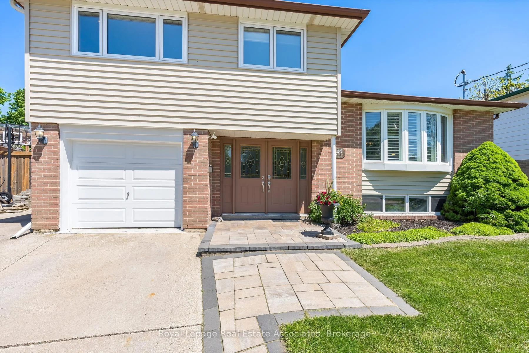 Photo 8 of 26 Marilyn Crescent, Halton Hills, Georgetown — HOMEH
