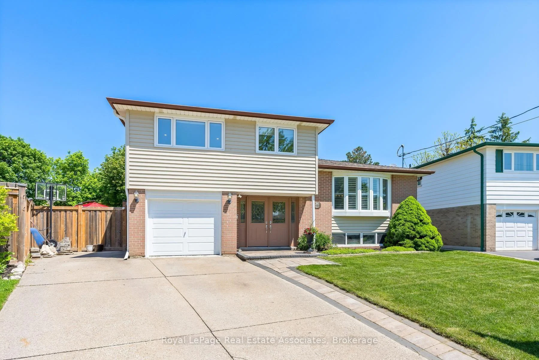 Photo 1 of 26 Marilyn Crescent, Halton Hills, Georgetown — HOMEH