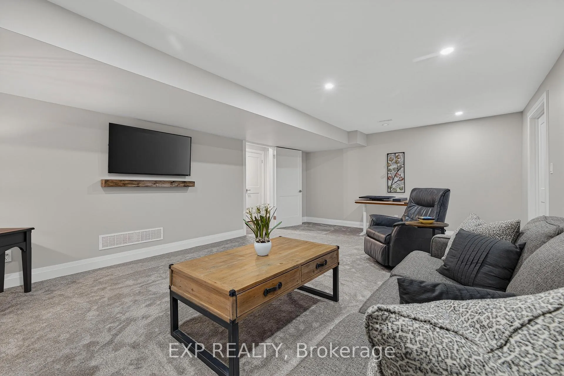 Photo 36 of Unit 12, 68 Cedar Street S, Brant, Paris — HOMEH