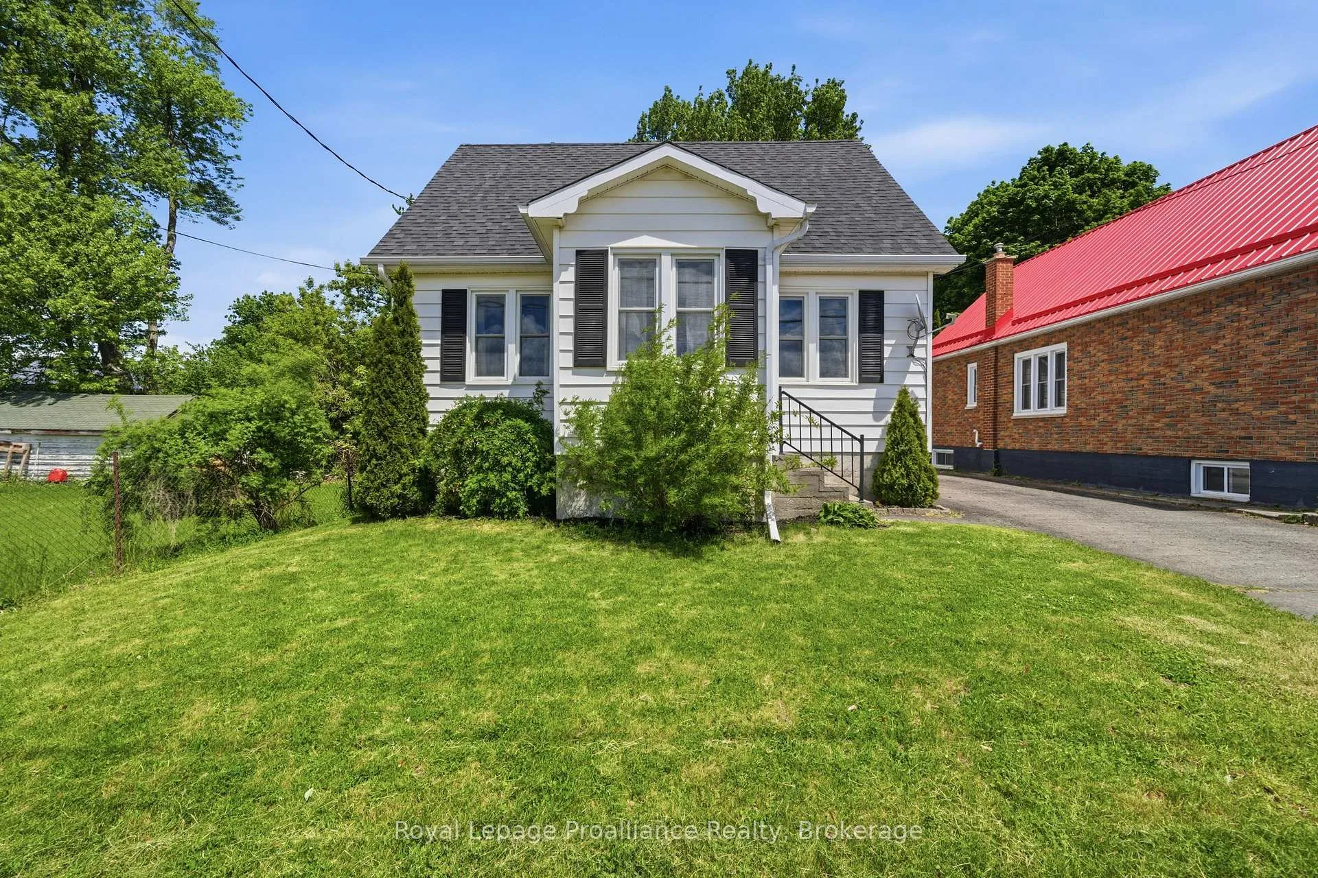 Photo 1 of 165 Lingham Street, Belleville, Belleville Ward — HOMEH