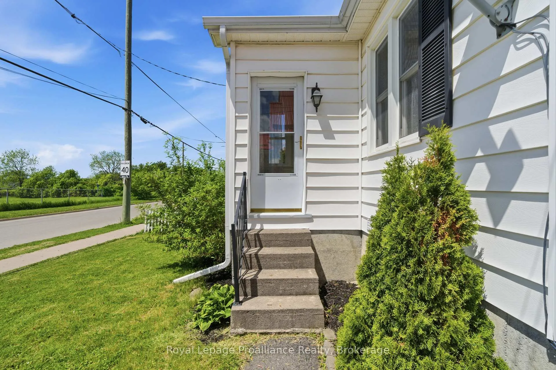 Photo 3 of 165 Lingham Street, Belleville, Belleville Ward — HOMEH