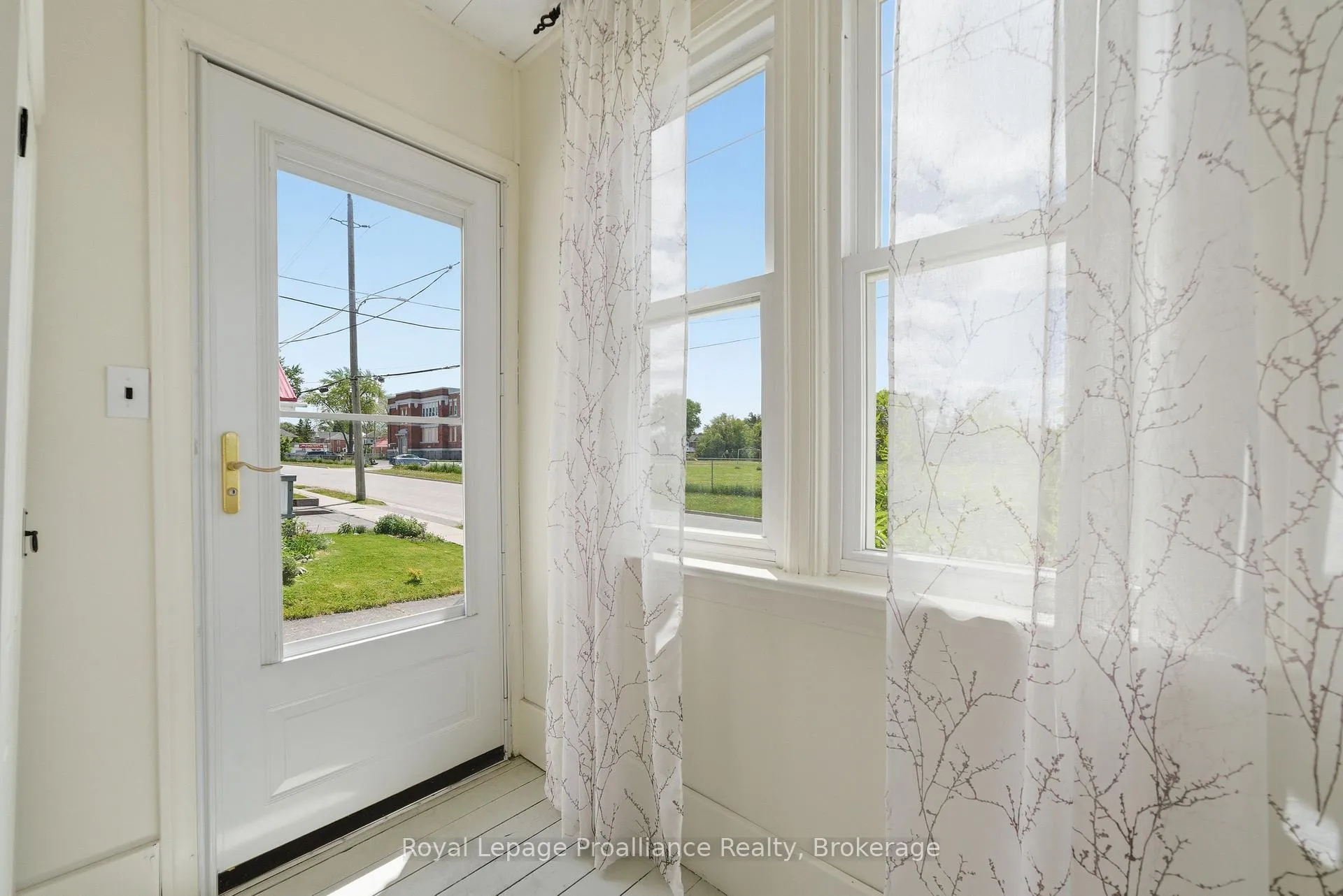 Photo 4 of 165 Lingham Street, Belleville, Belleville Ward — HOMEH