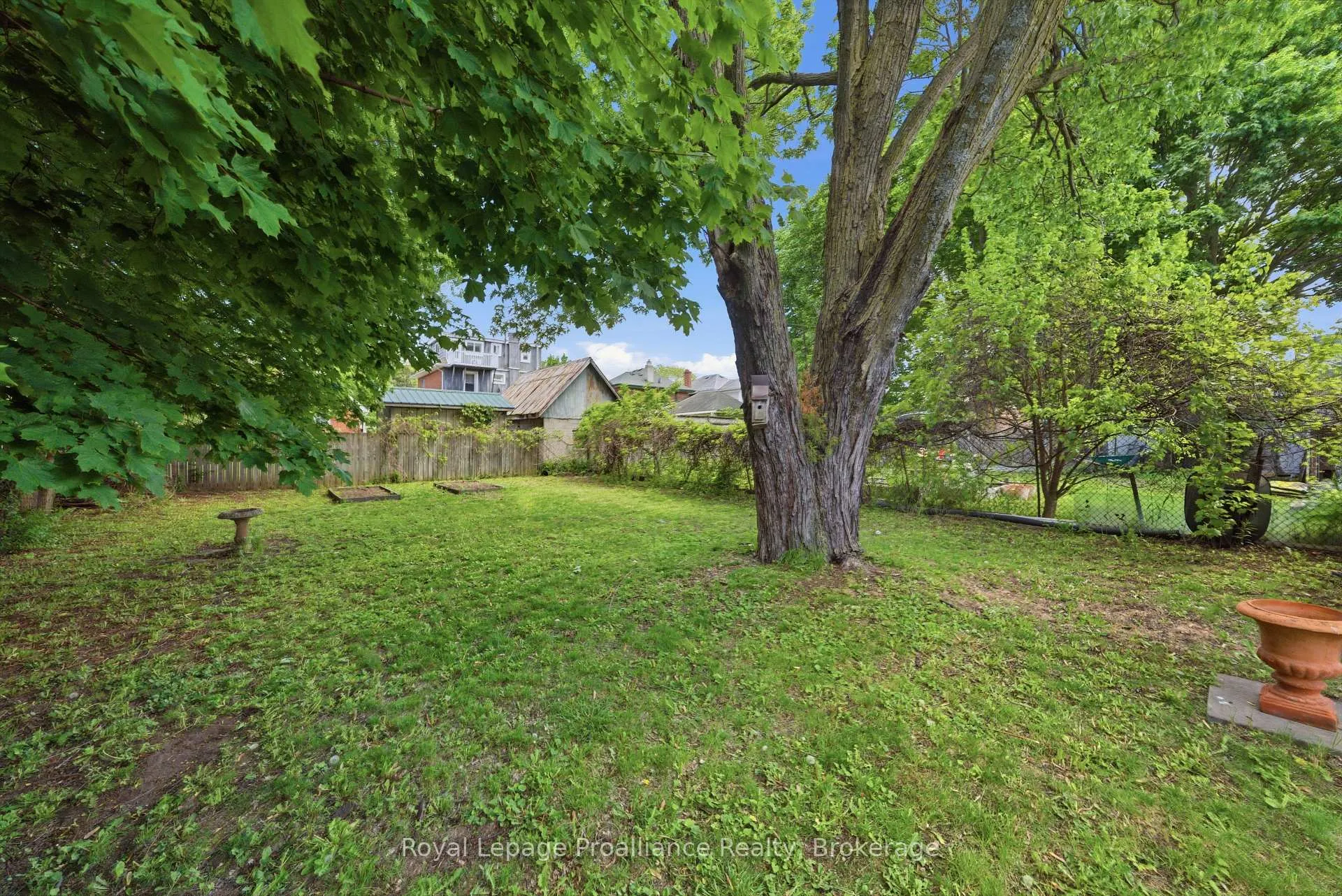 Photo 43 of 165 Lingham Street, Belleville, Belleville Ward — HOMEH