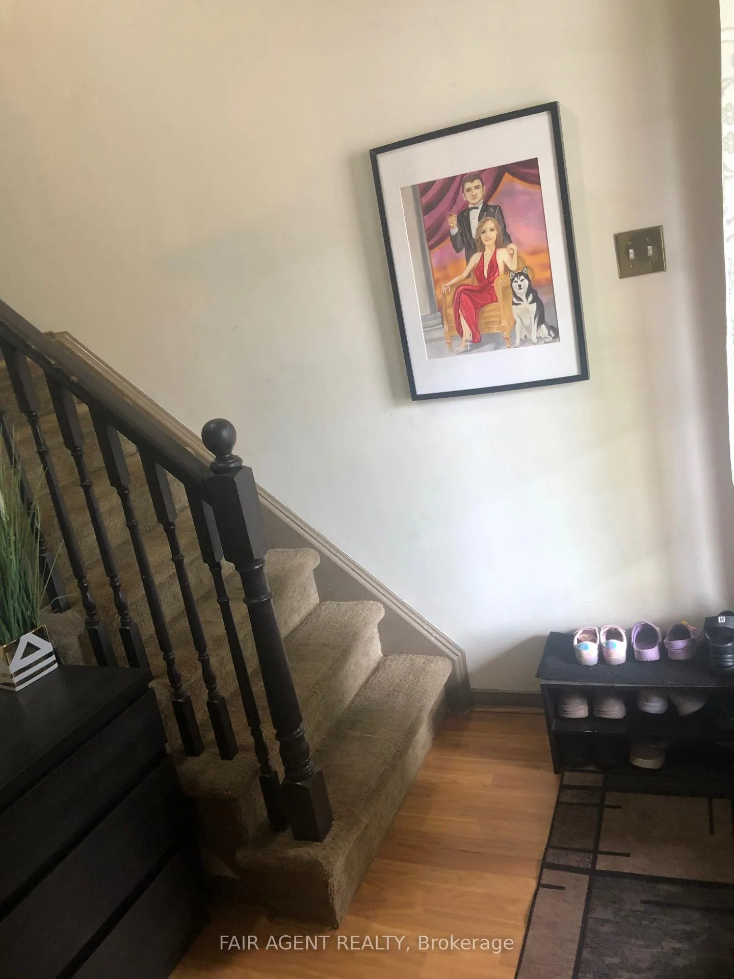Photo 3 of 562 Erinbrook Drive, Kitchener, Country Hills West — HOMEH