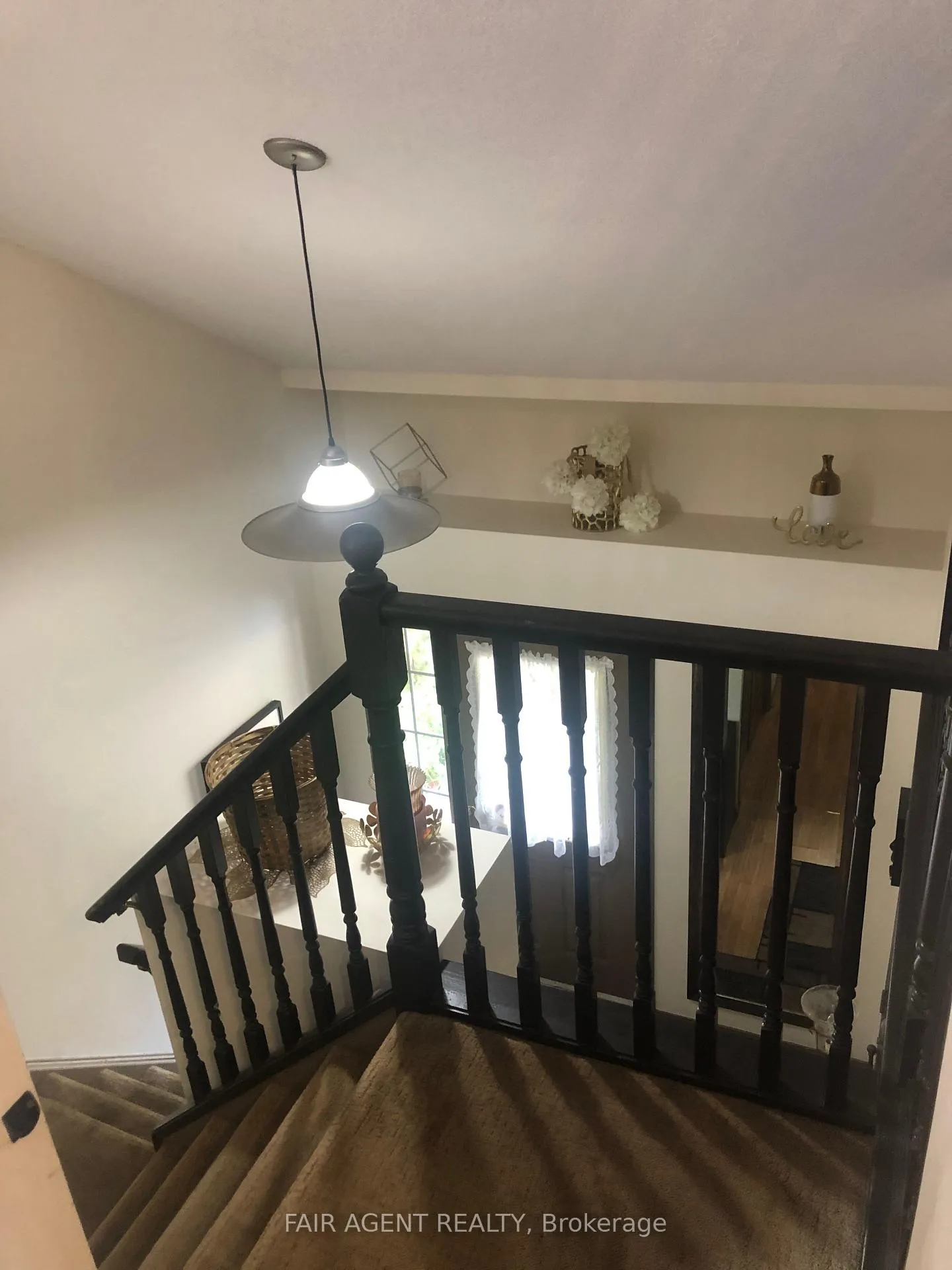 Photo 5 of 562 Erinbrook Drive, Kitchener, Country Hills West — HOMEH
