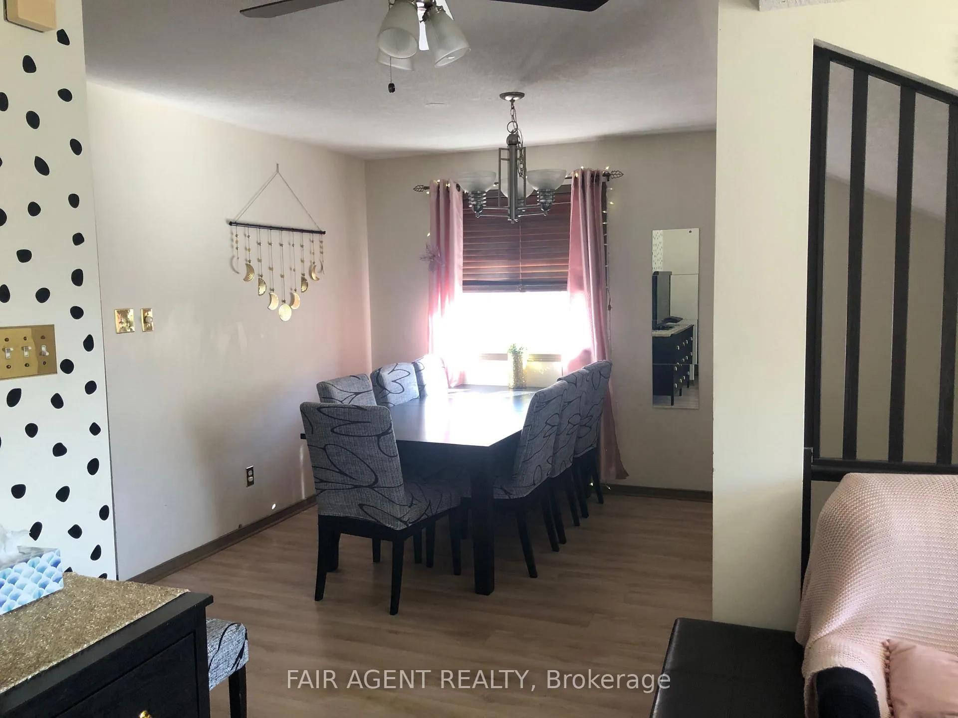 Photo 7 of 562 Erinbrook Drive, Kitchener, Country Hills West — HOMEH