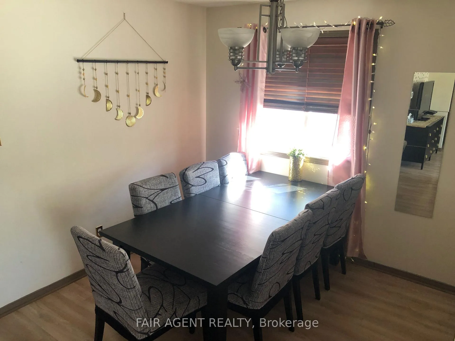 Photo 8 of 562 Erinbrook Drive, Kitchener, Country Hills West — HOMEH
