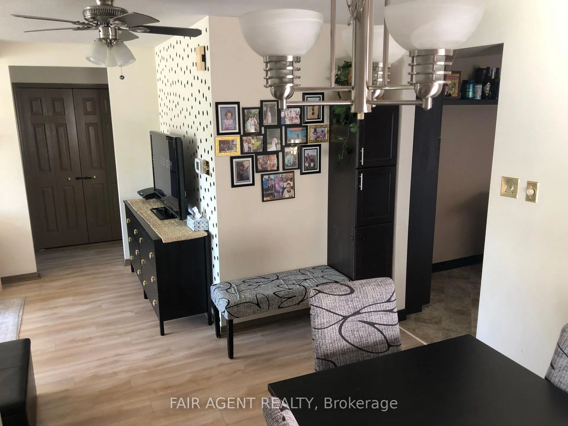 Photo 9 of 562 Erinbrook Drive, Kitchener, Country Hills West — HOMEH