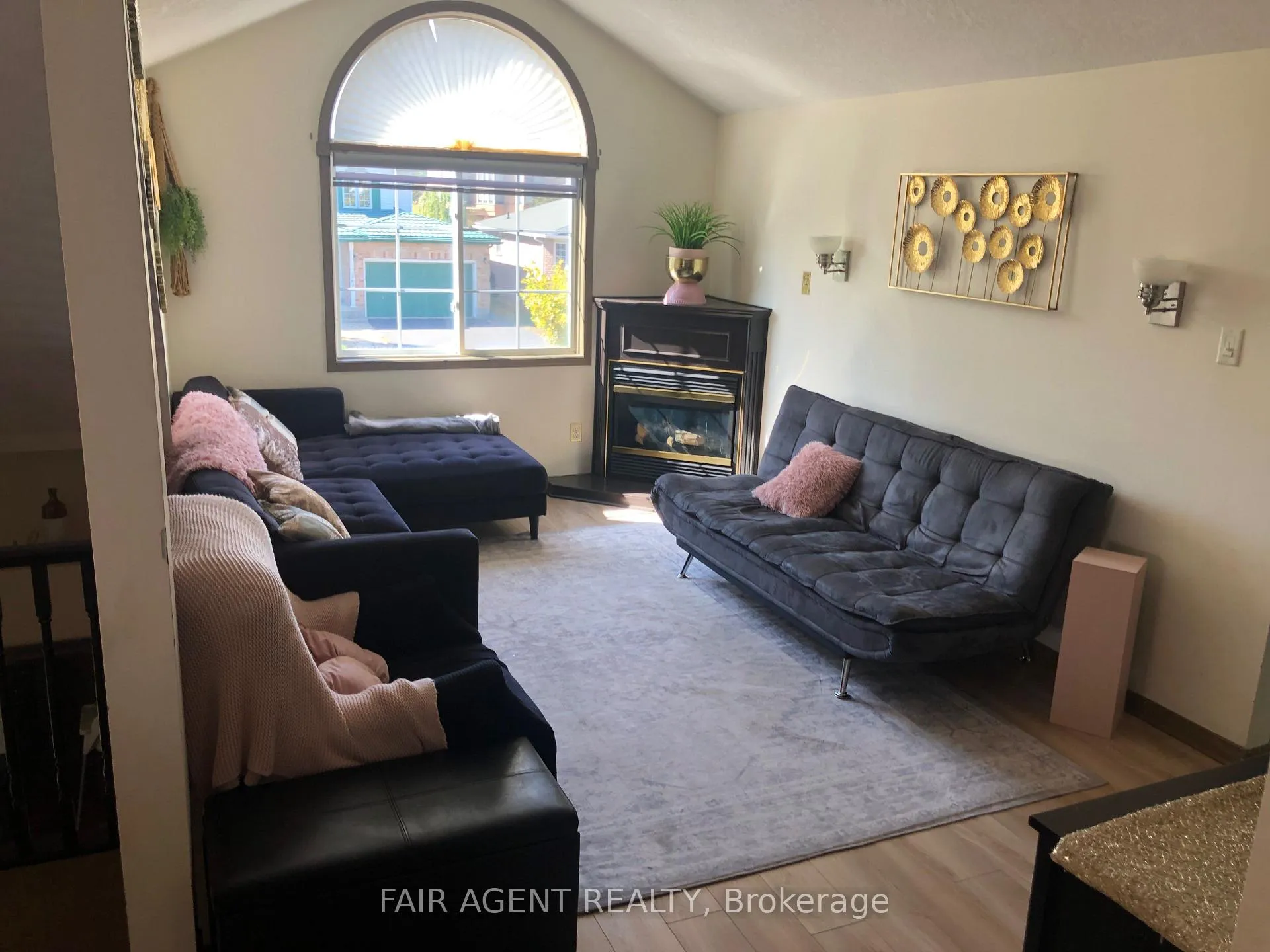 Photo 10 of 562 Erinbrook Drive, Kitchener, Country Hills West — HOMEH