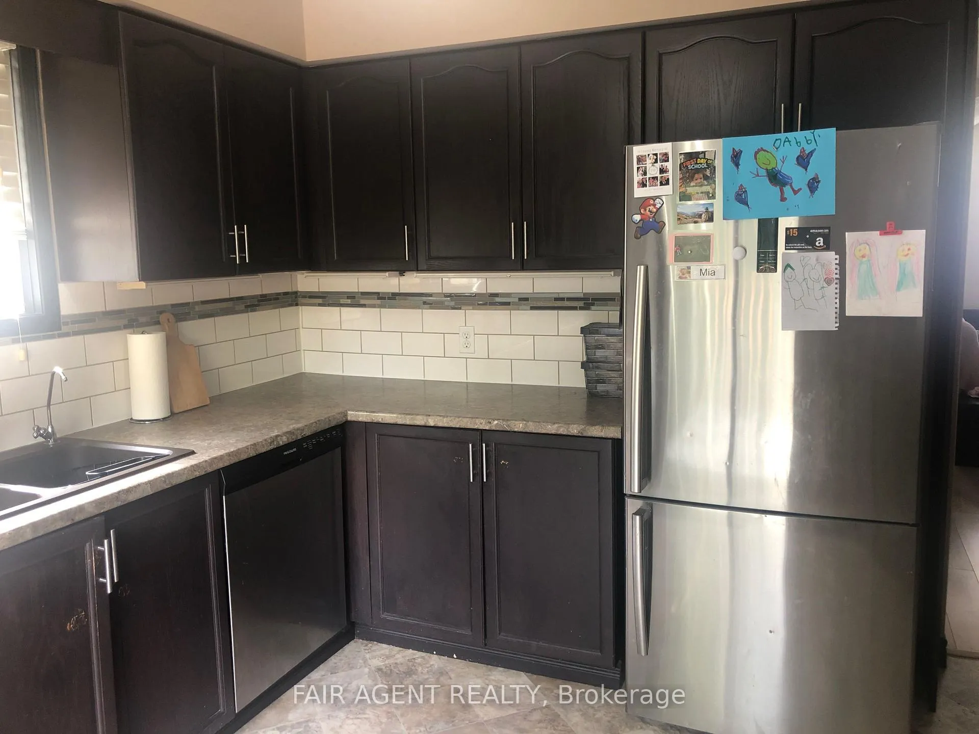 Photo 17 of 562 Erinbrook Drive, Kitchener, Country Hills West — HOMEH