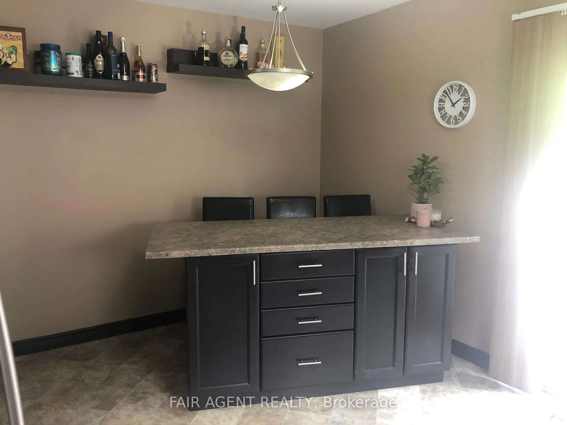 Photo 19 of 562 Erinbrook Drive, Kitchener, Country Hills West — HOMEH