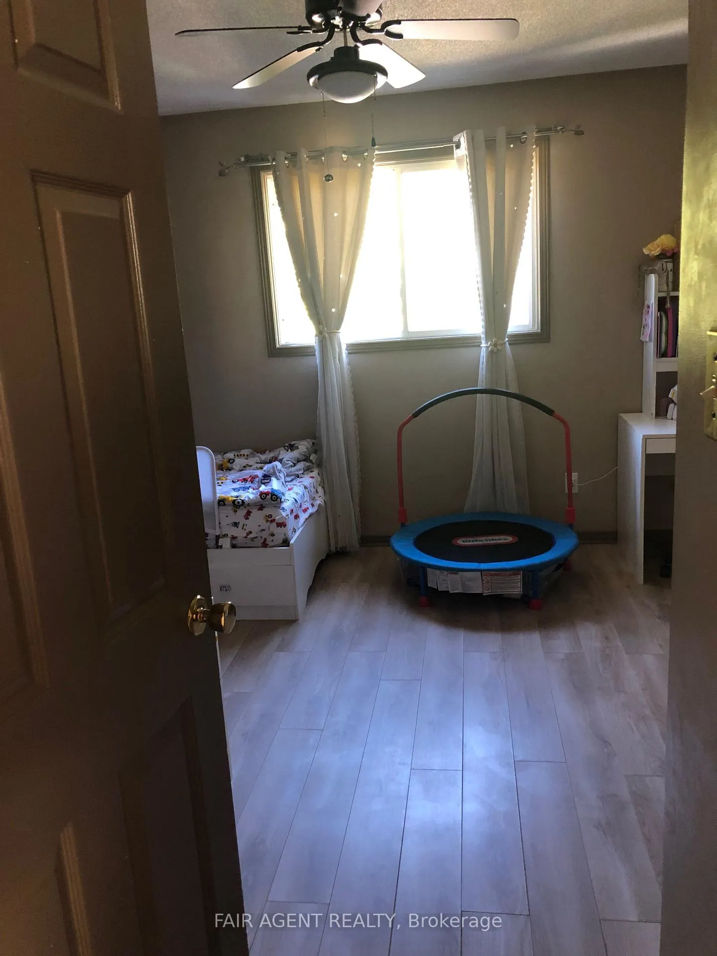 Photo 24 of 562 Erinbrook Drive, Kitchener, Country Hills West — HOMEH