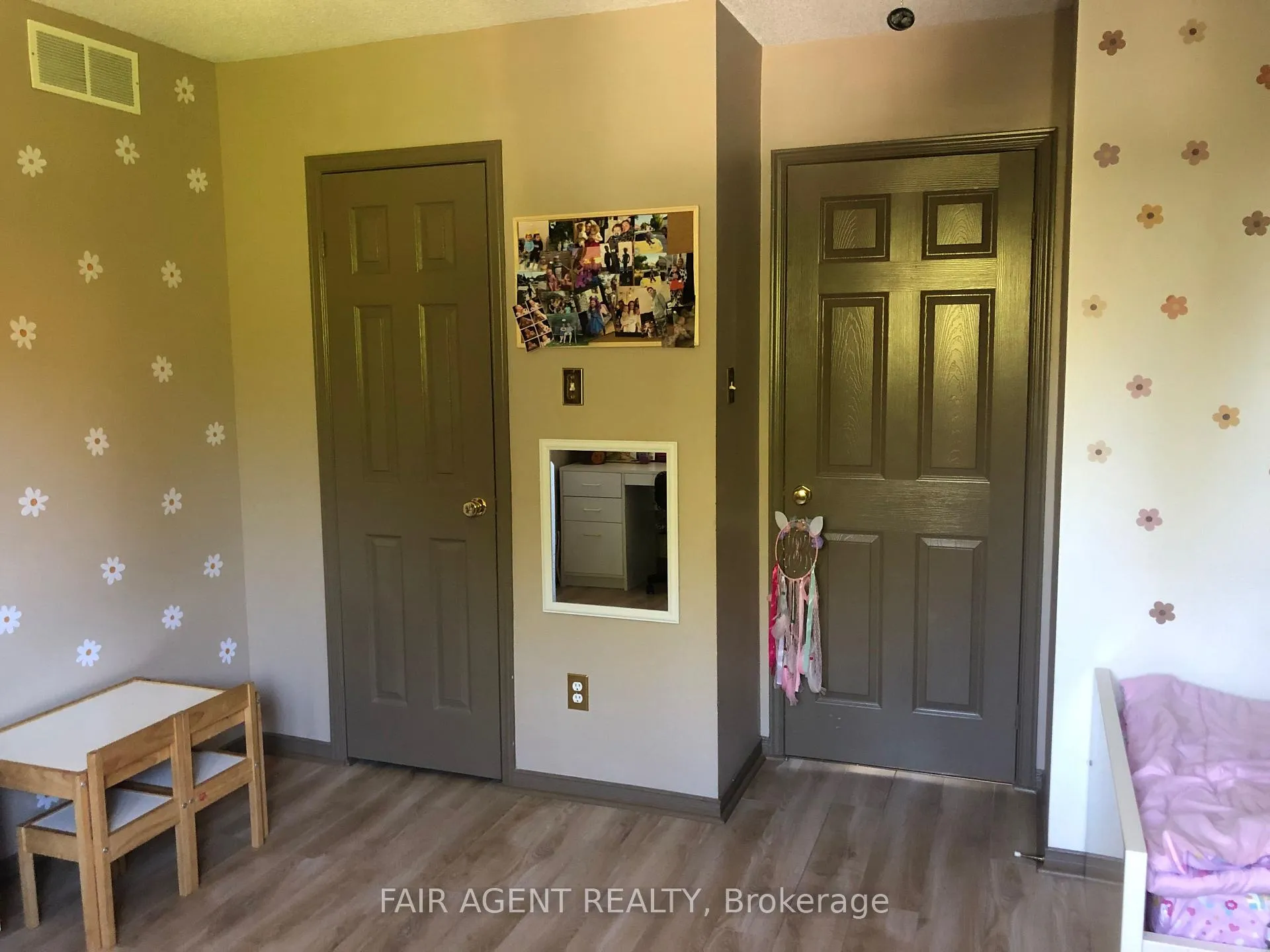 Photo 26 of 562 Erinbrook Drive, Kitchener, Country Hills West — HOMEH