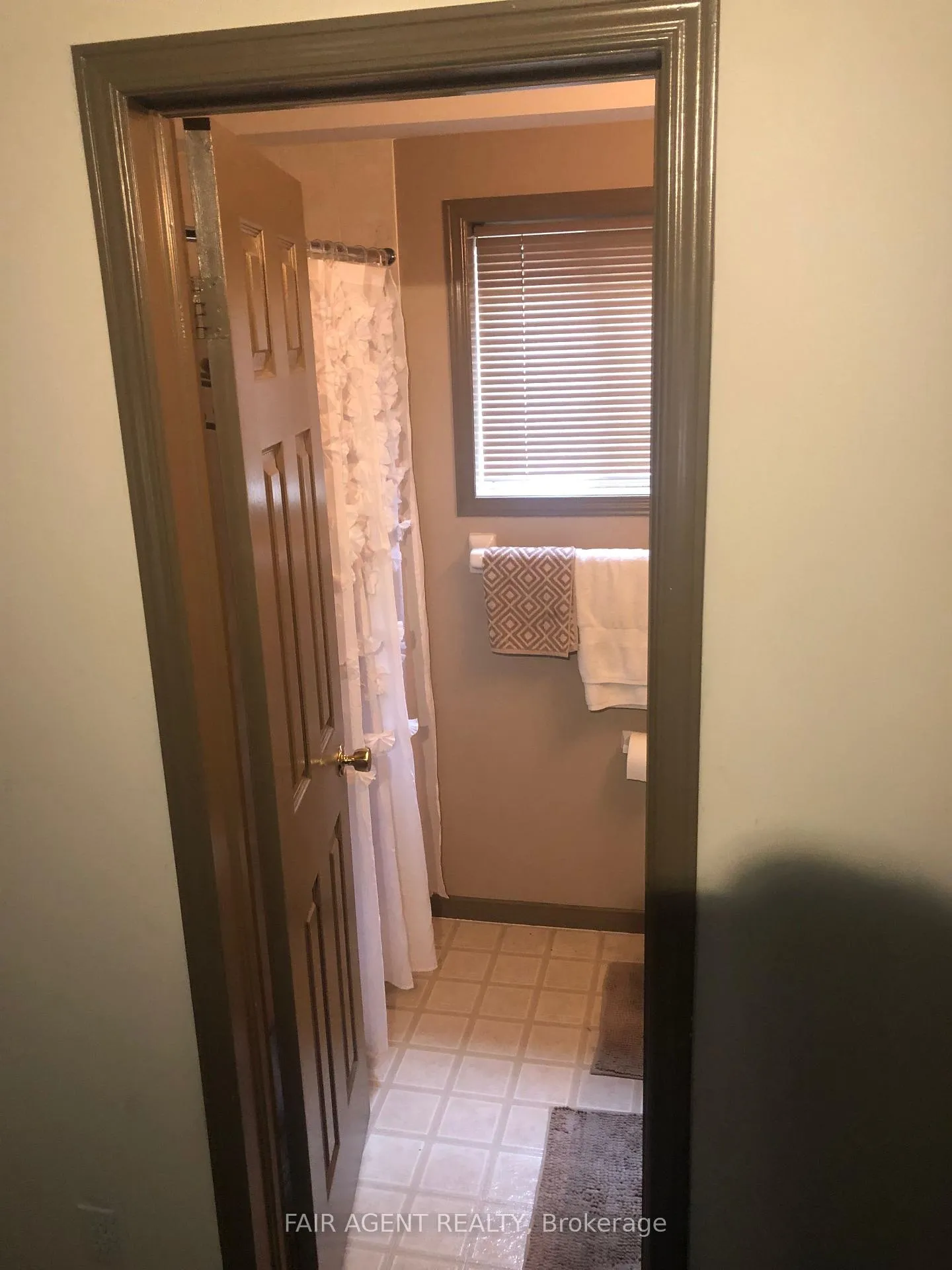 Photo 35 of 562 Erinbrook Drive, Kitchener, Country Hills West — HOMEH