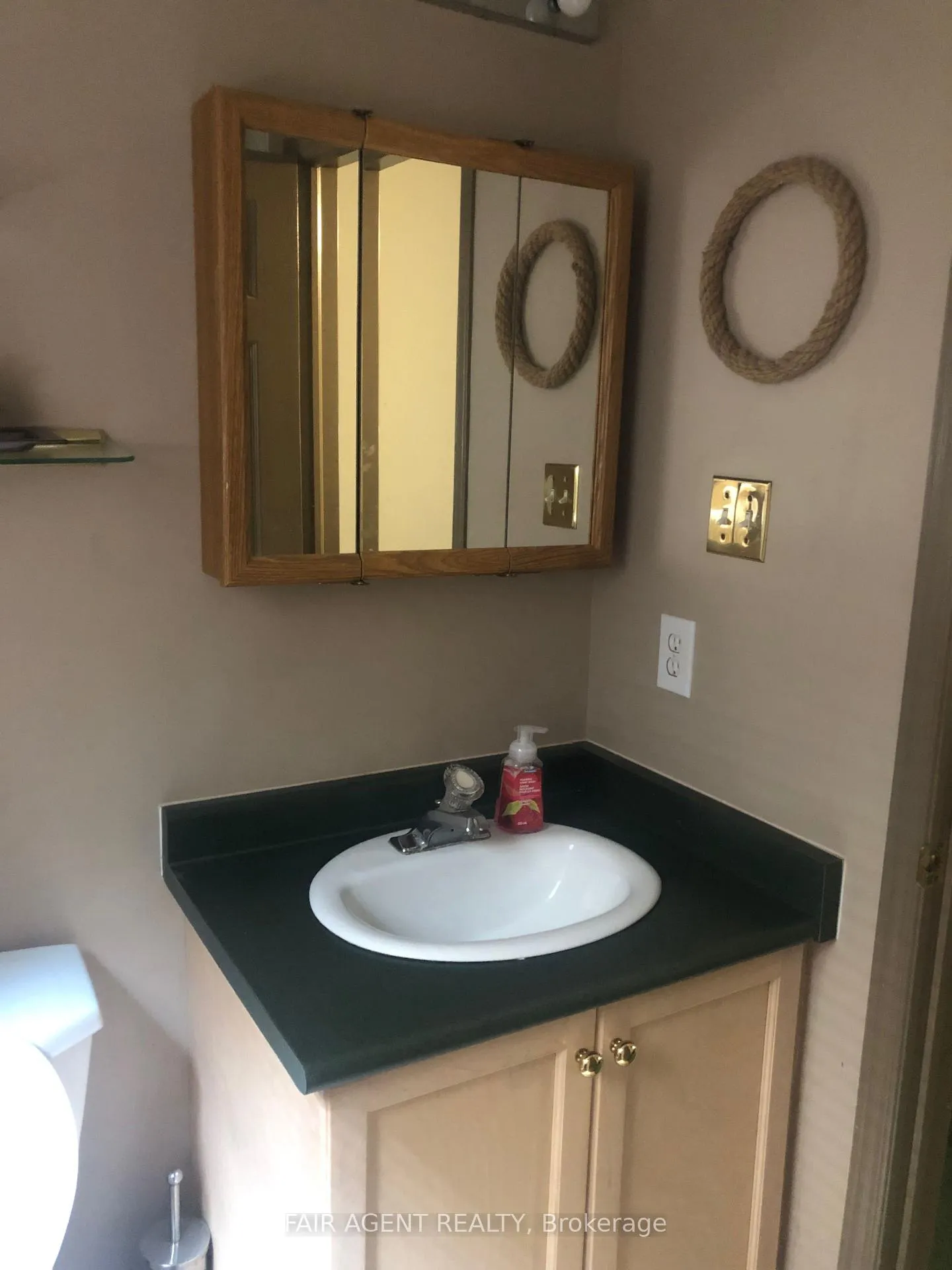 Photo 36 of 562 Erinbrook Drive, Kitchener, Country Hills West — HOMEH