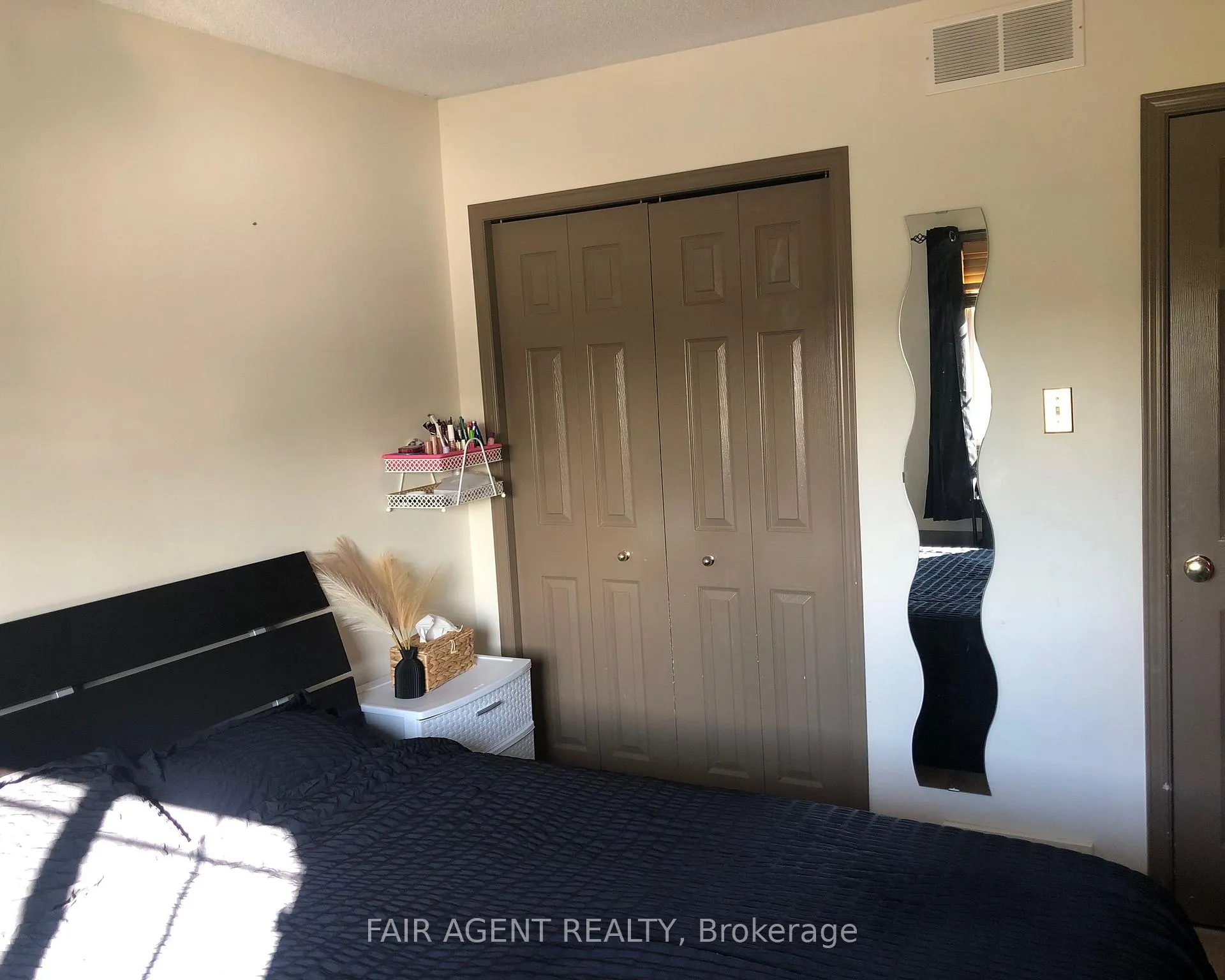 Photo 39 of 562 Erinbrook Drive, Kitchener, Country Hills West — HOMEH