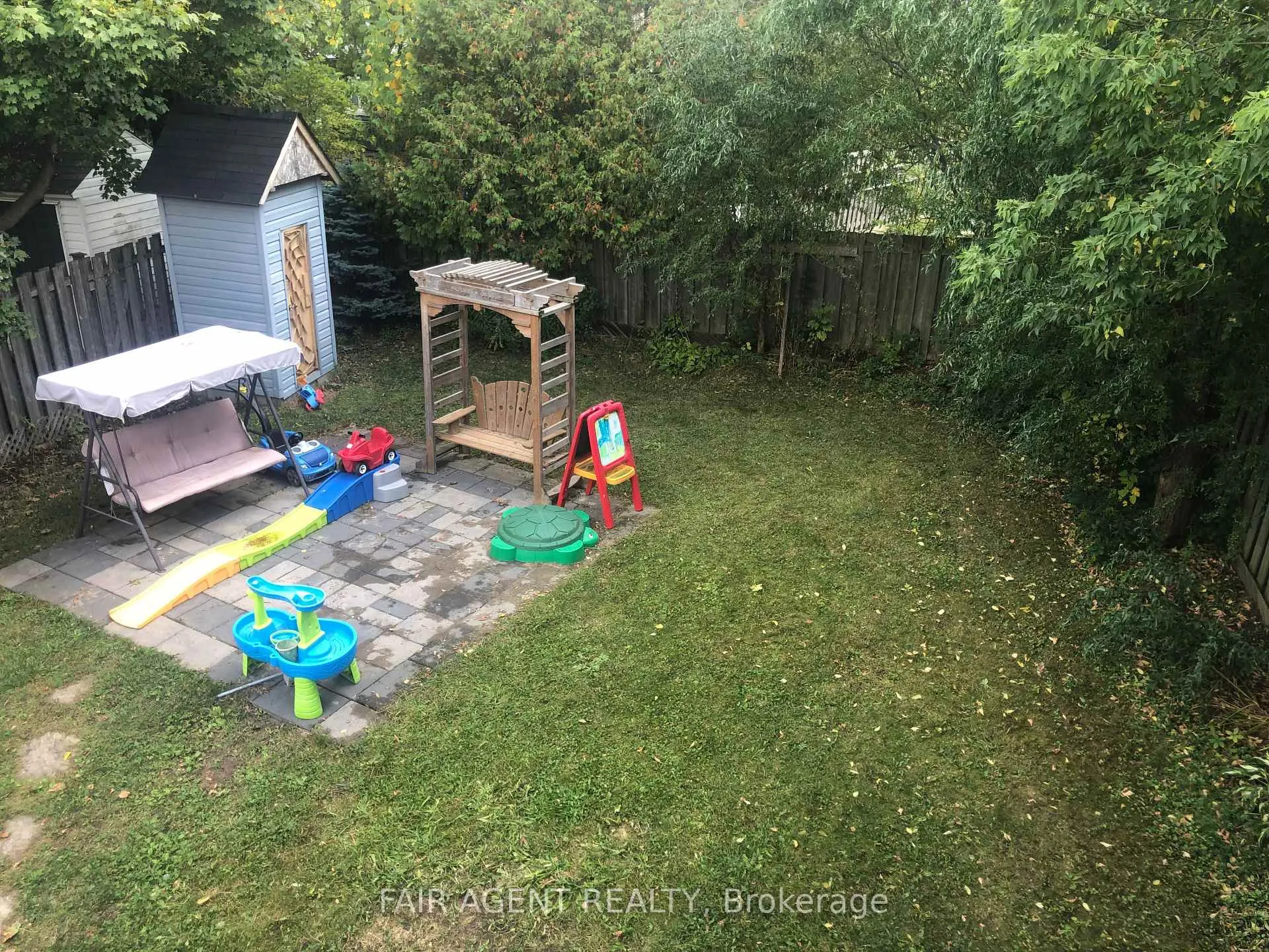 Photo 46 of 562 Erinbrook Drive, Kitchener, Country Hills West — HOMEH